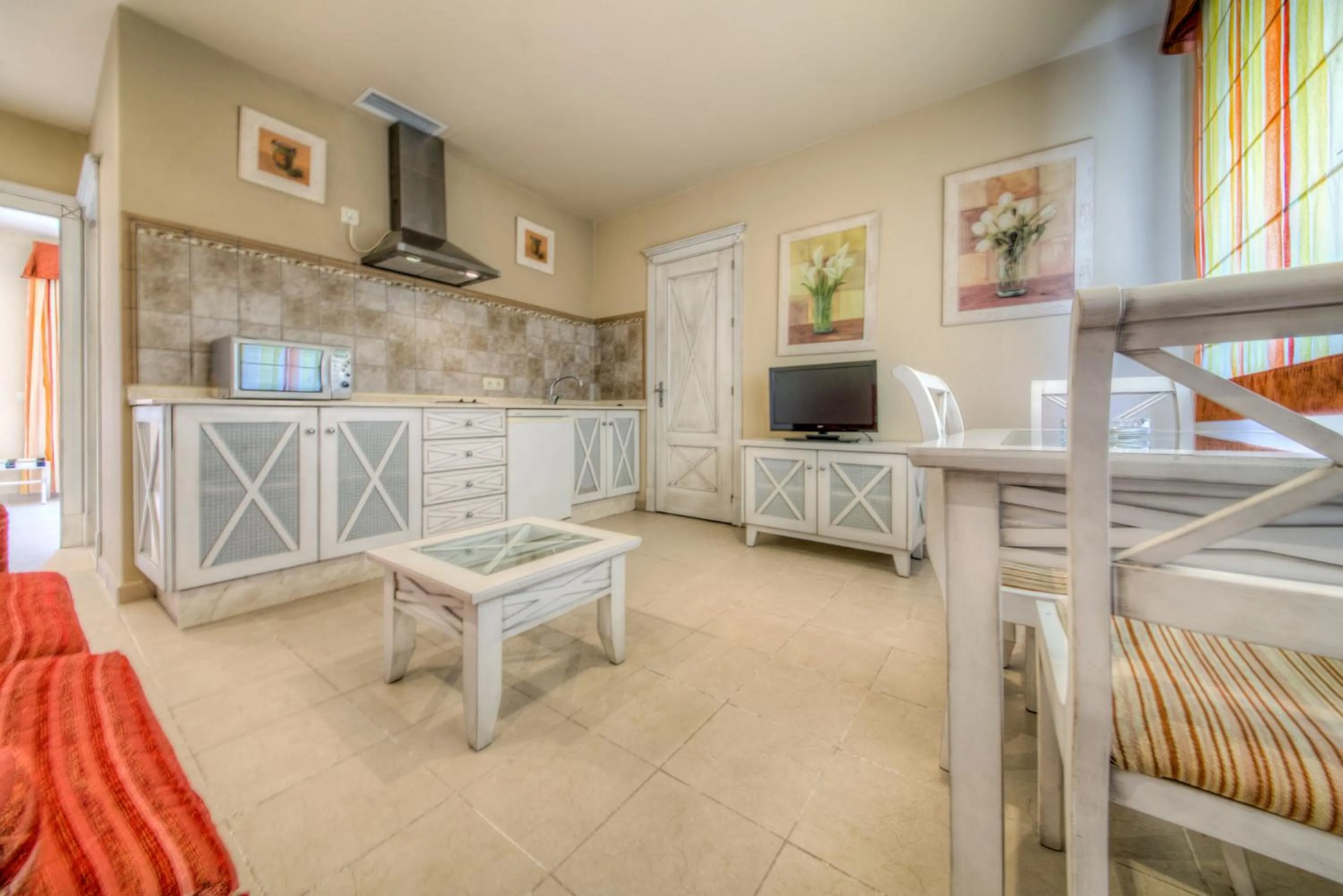 Kitchen or kitchenette, Bed in Apartamentos Piedramar