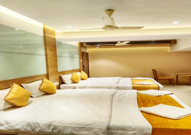 Bed in The Paradise Hotel - LUXURY STAY