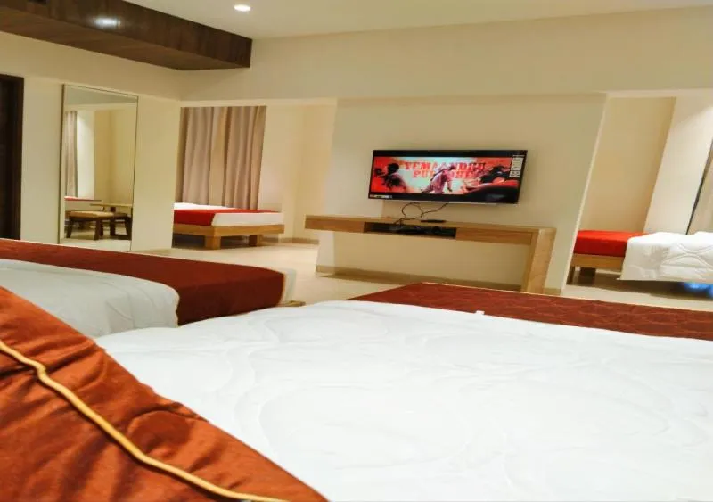 Bed in The Paradise Hotel - LUXURY STAY