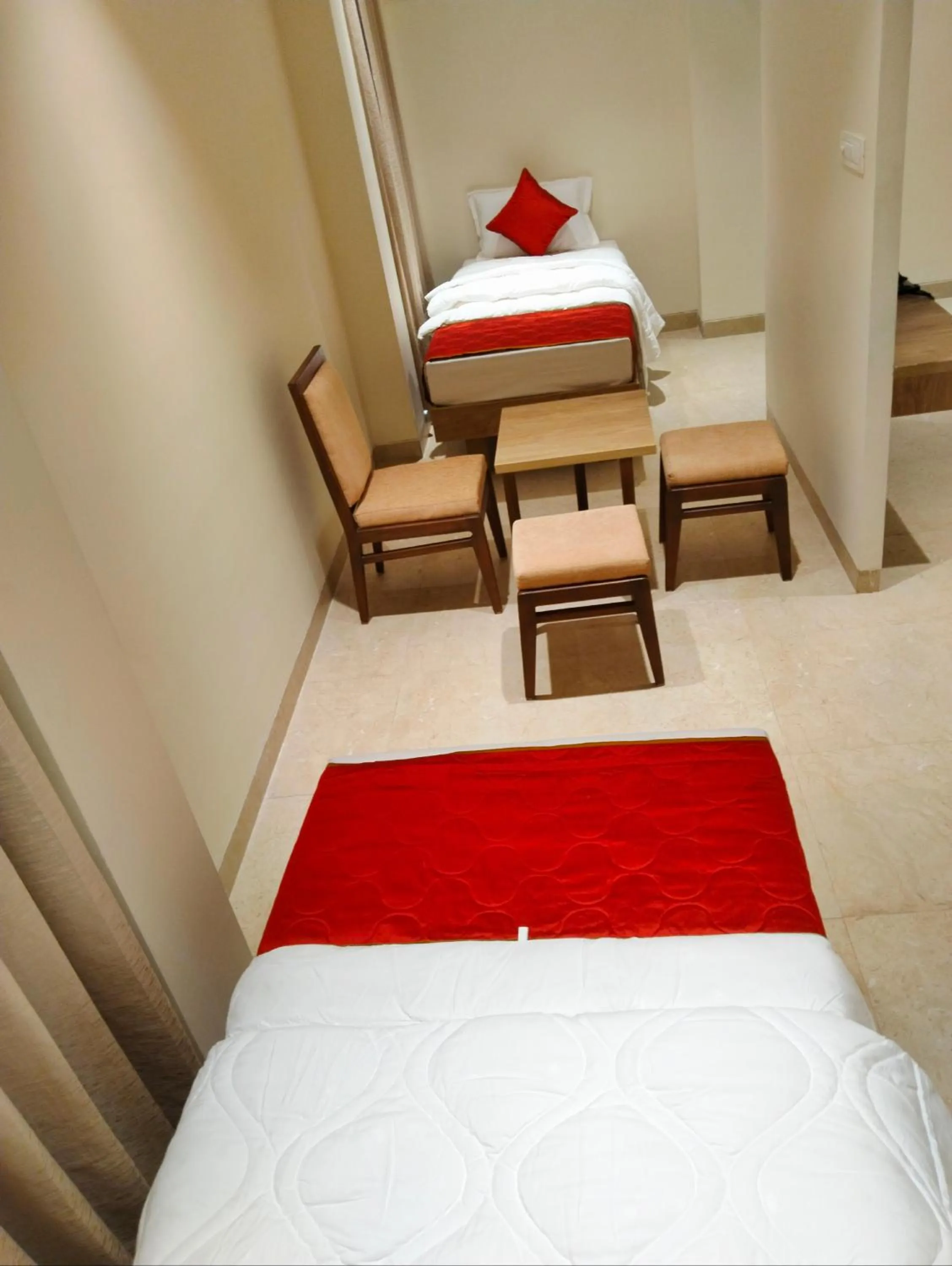 Bed in The Paradise Hotel - LUXURY STAY