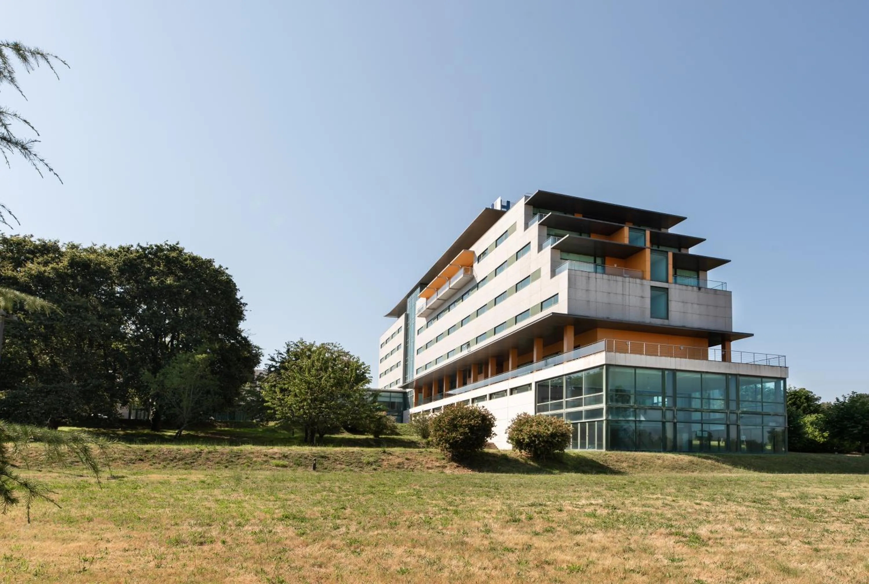 Property building in Exe Vía Argentum