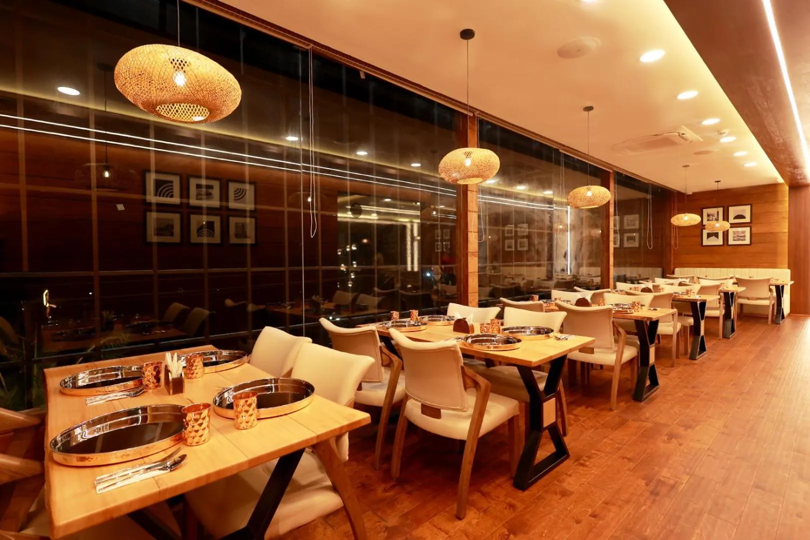 Restaurant/places to eat in Wooden ECR Sea Resort