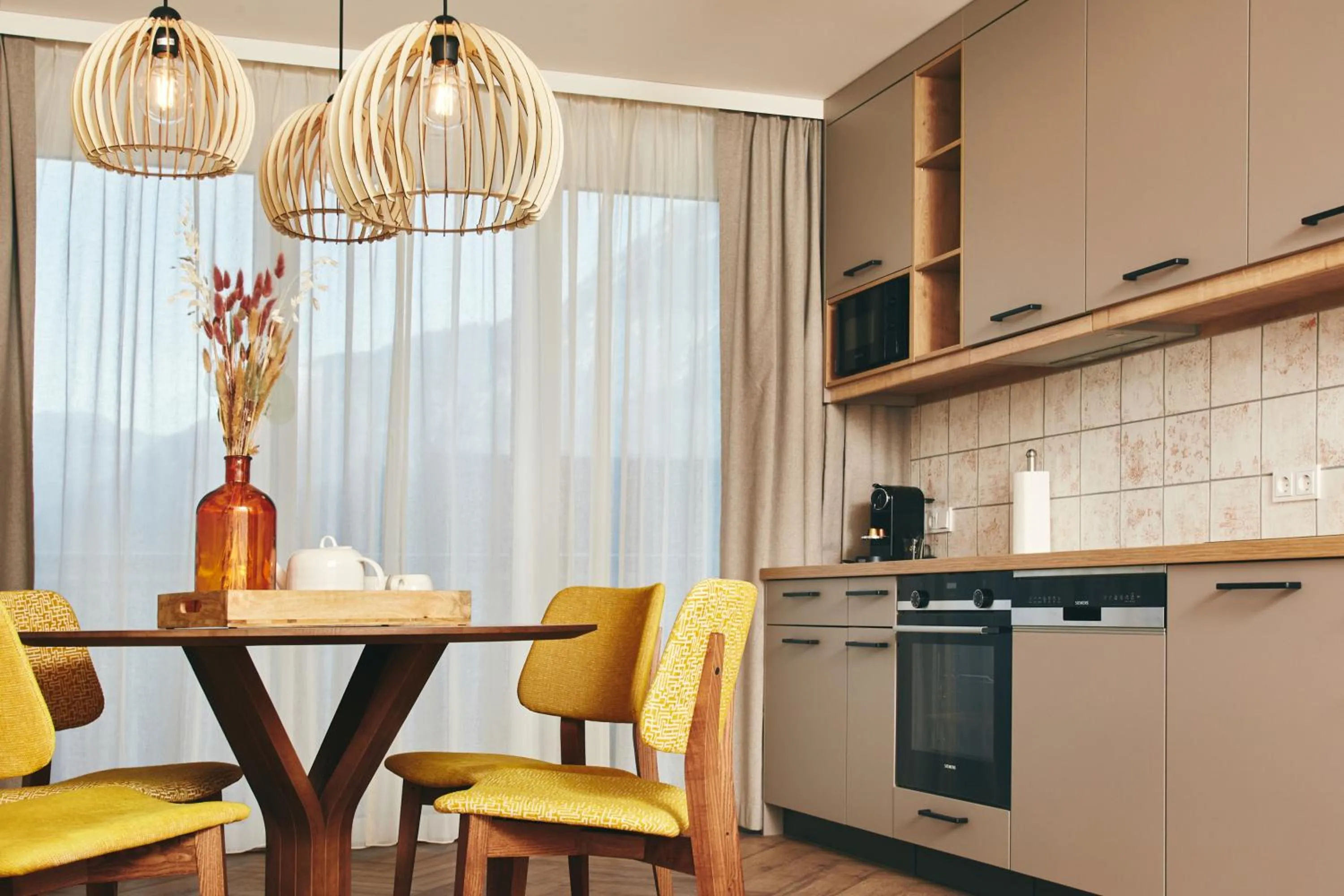 Dining area in HOMEBOUND APARTMENTS Bad Goisern - contactless check-in