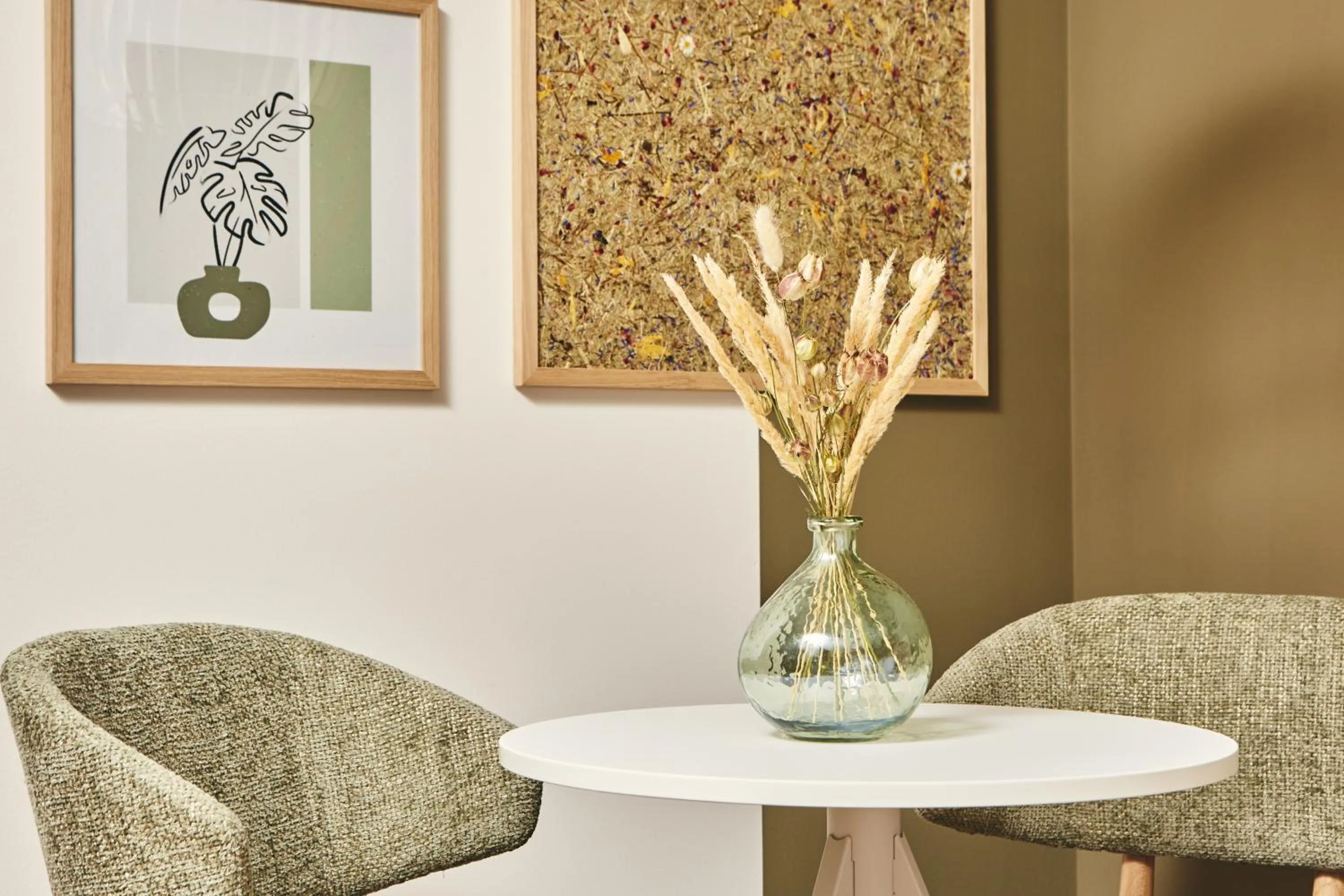 Dining area in HOMEBOUND APARTMENTS Bad Goisern - contactless check-in