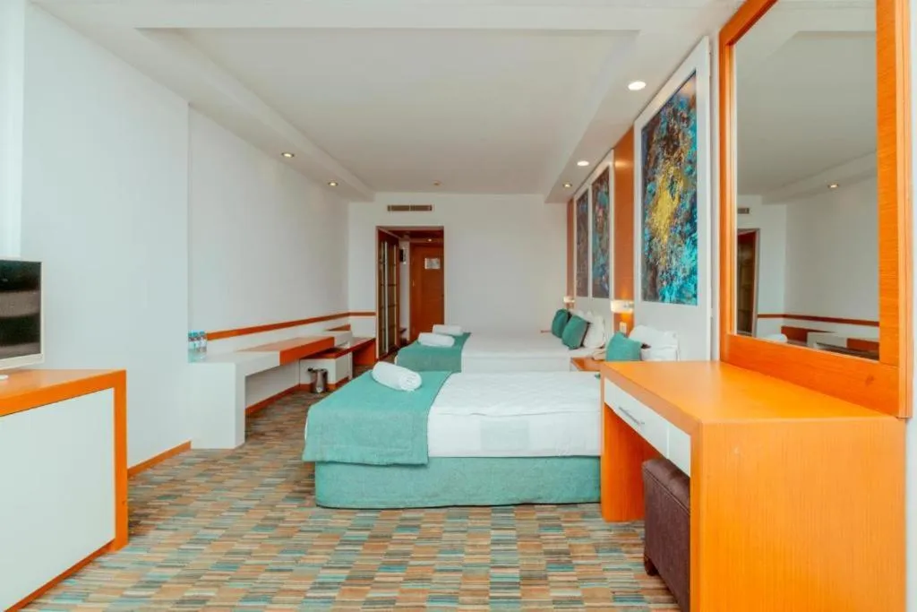 LADONIA HOTELS ADAKULE