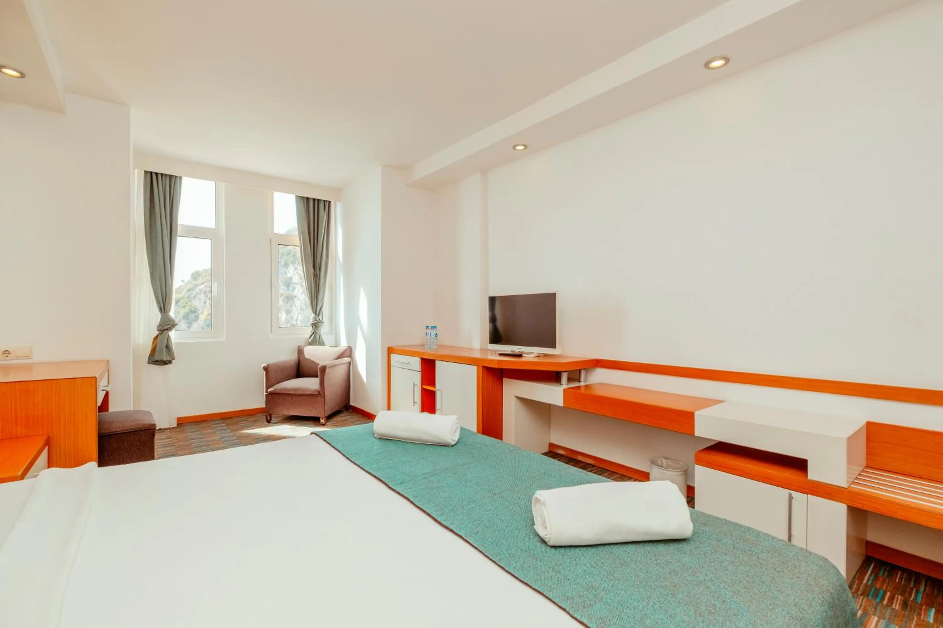 LADONIA HOTELS ADAKULE