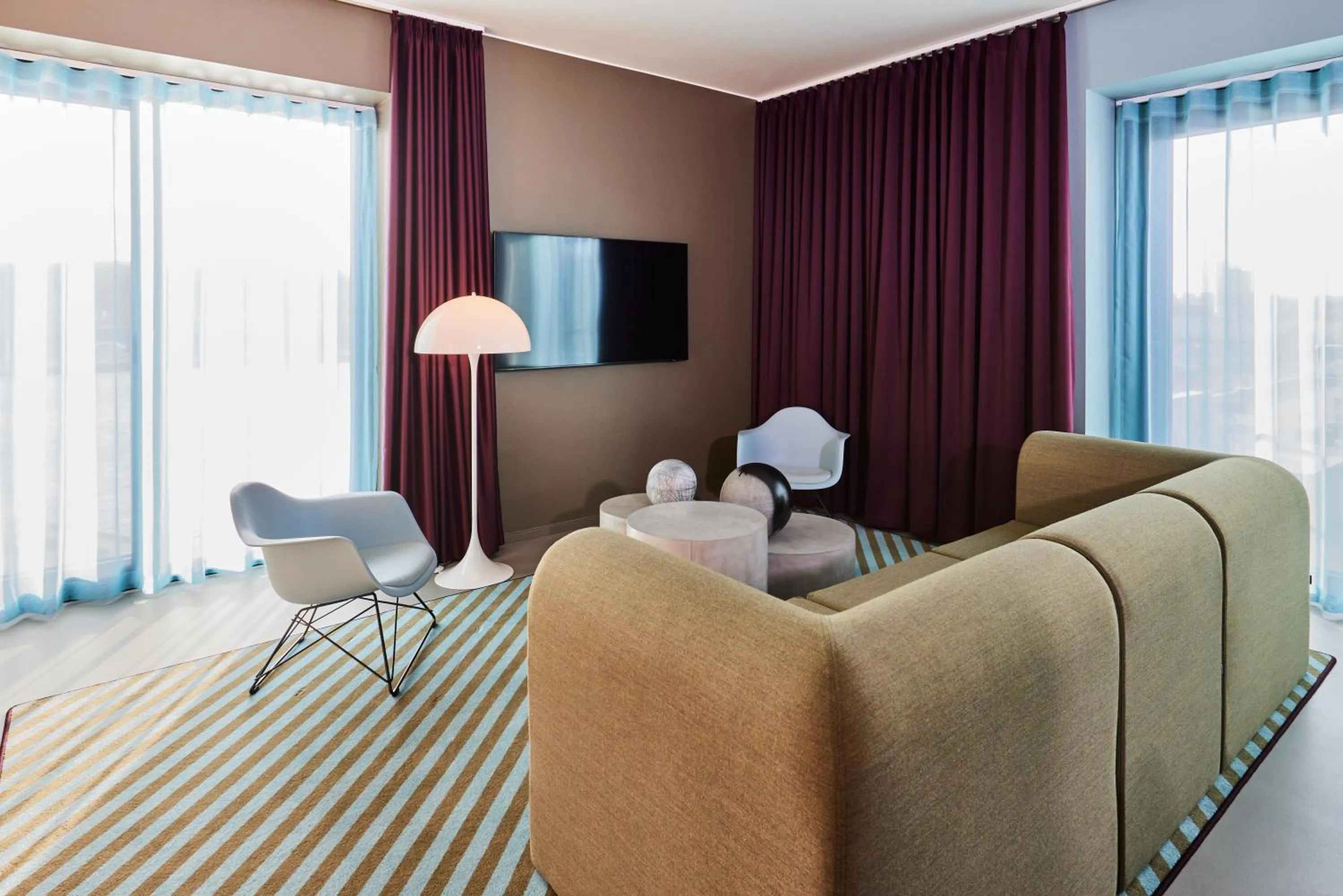 Seating area in Kirk Suites