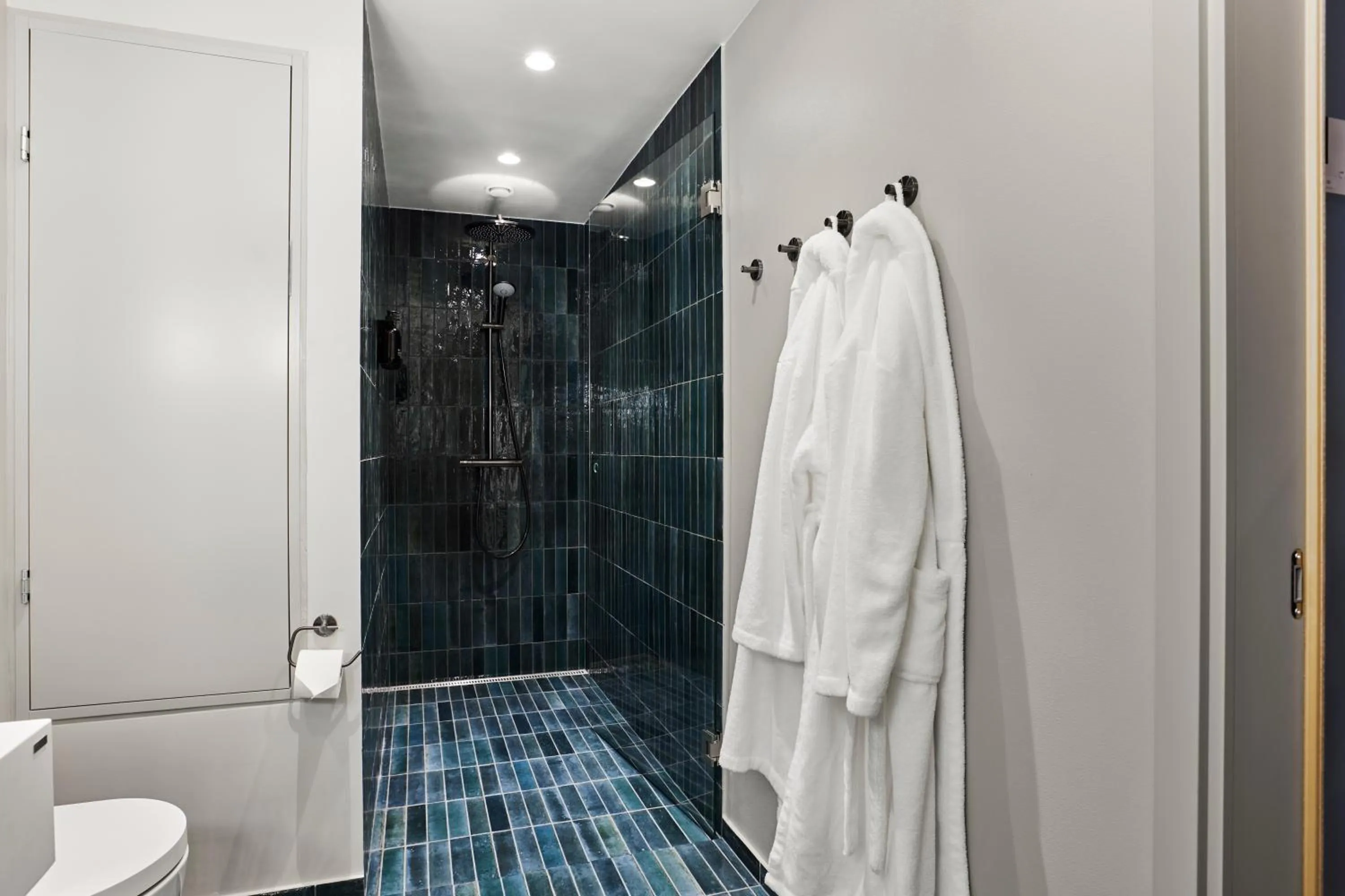 Bathroom in Kirk Suites