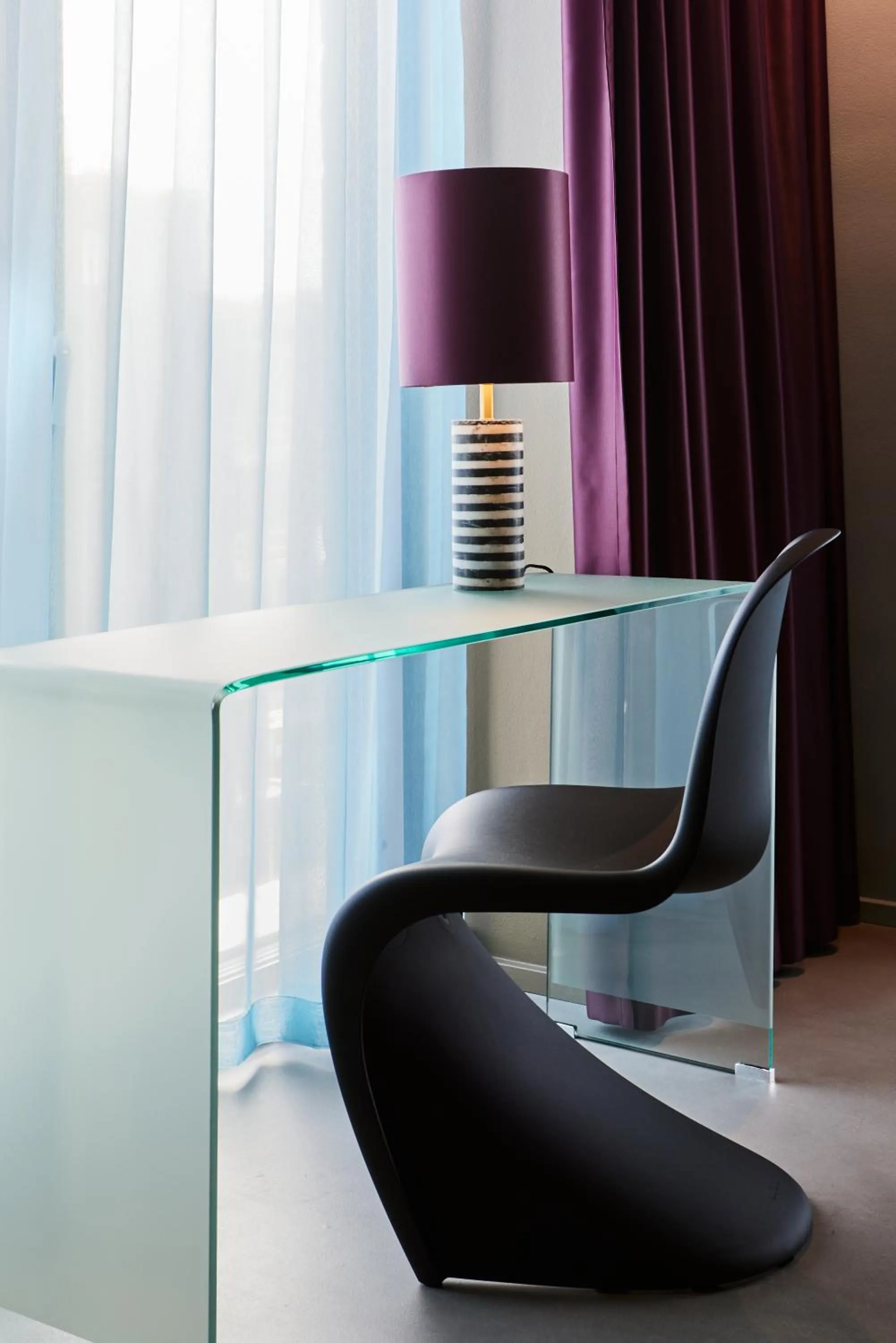 Seating area in Kirk Suites