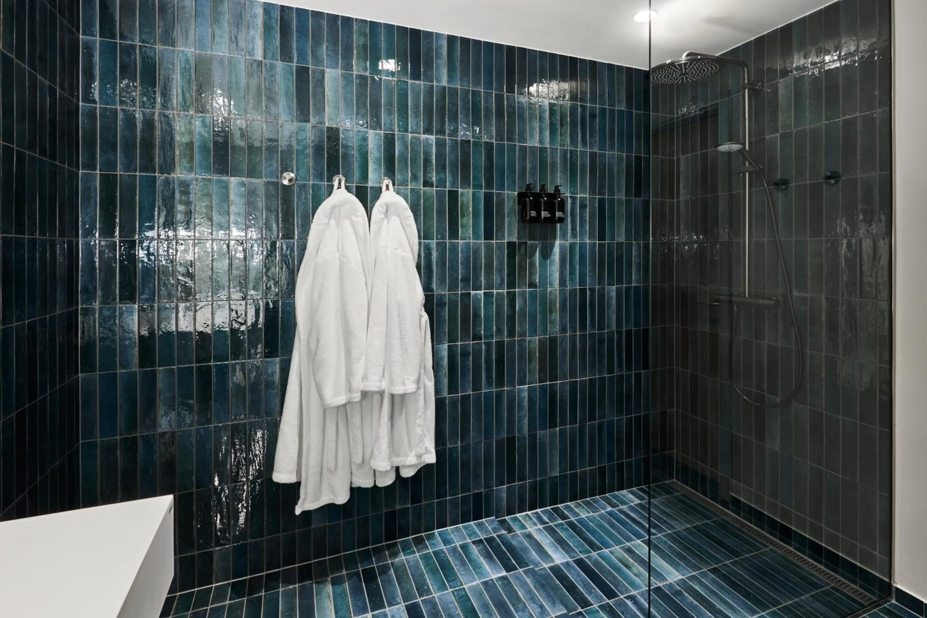 Bathroom in Kirk Suites