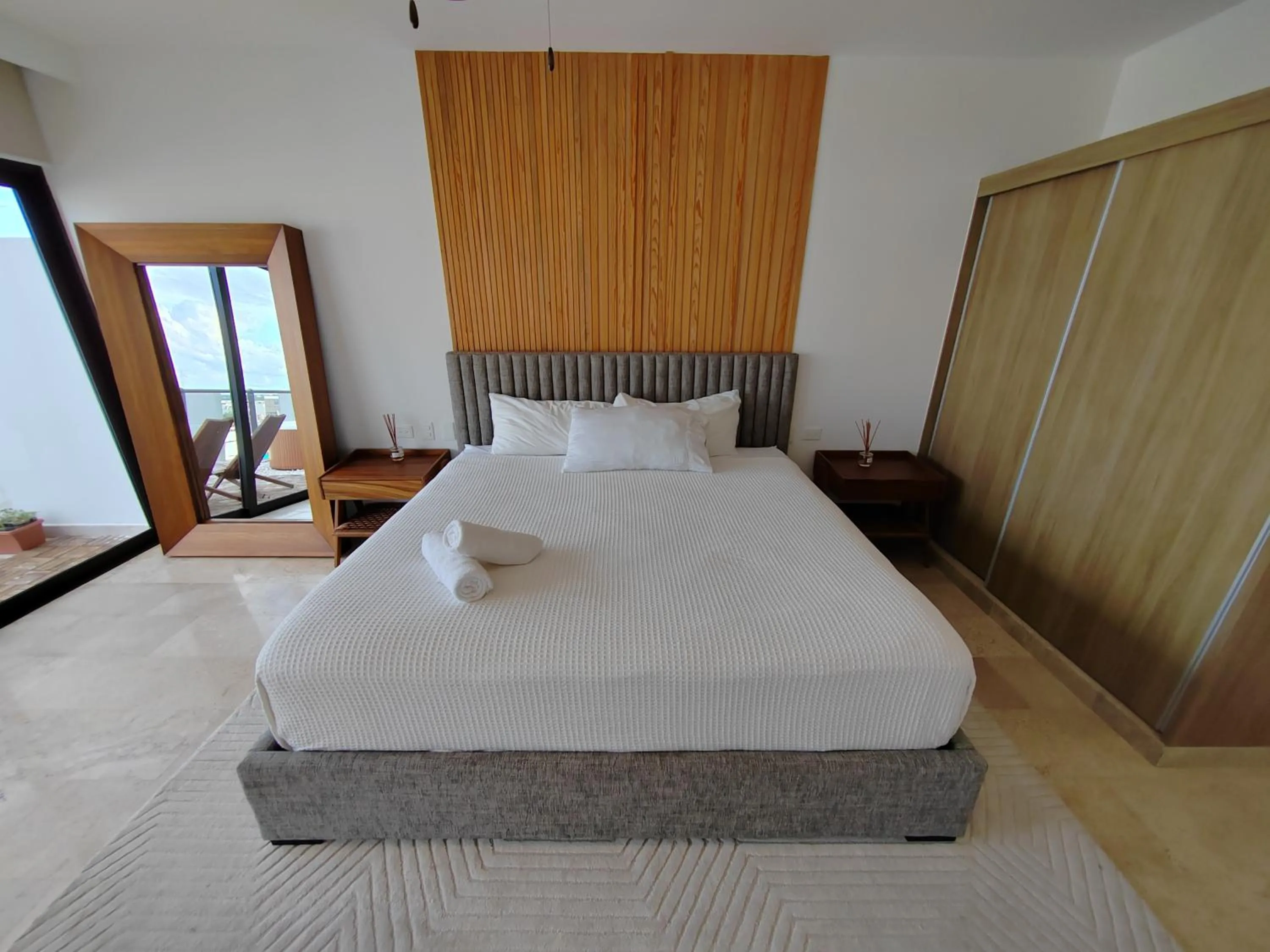 Bed in New & Equipped Apartment Steps From The Beach With Pool Jacuzzi By Yeah