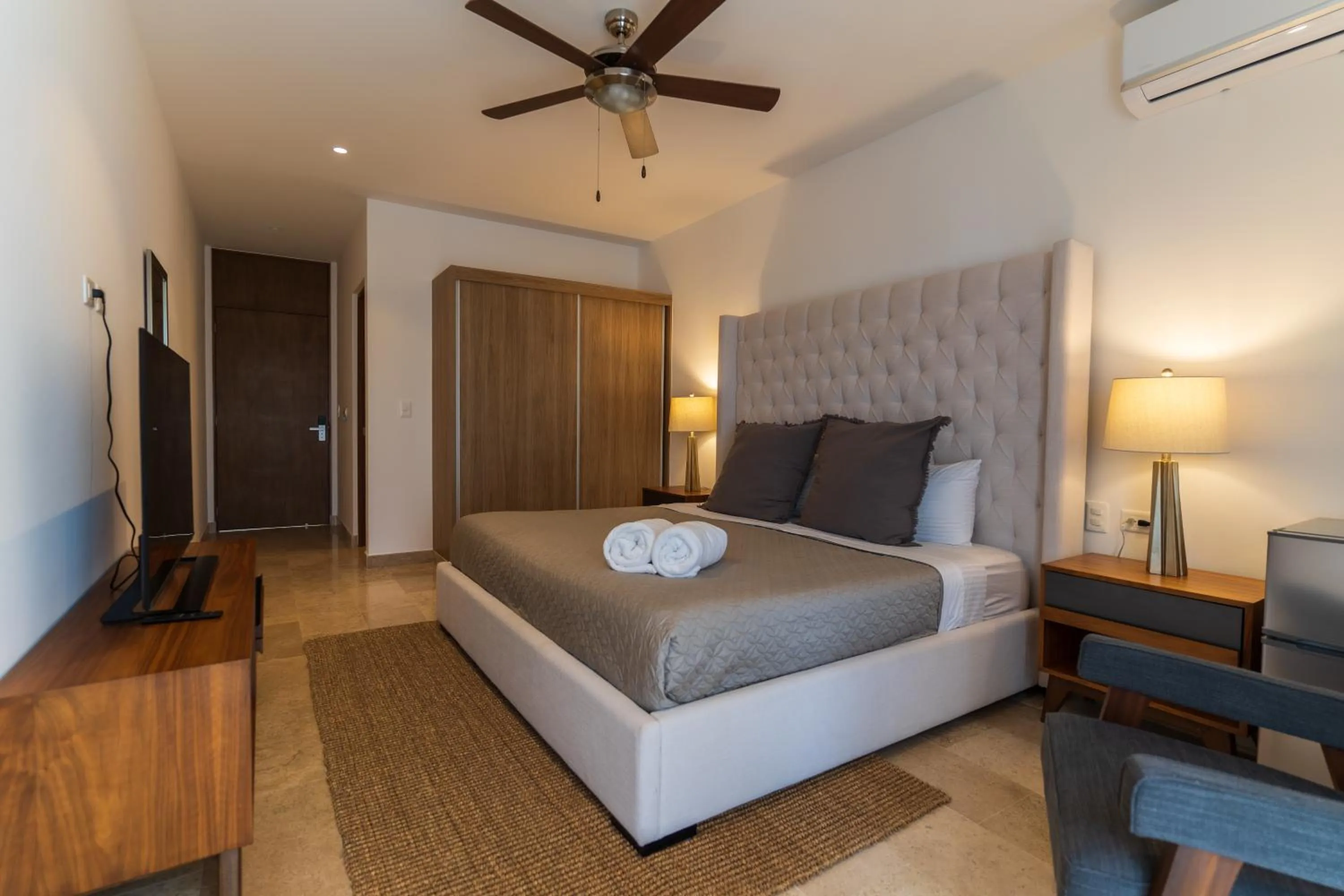 Bed in New & Equipped Apartment Steps From The Beach With Pool Jacuzzi By Yeah