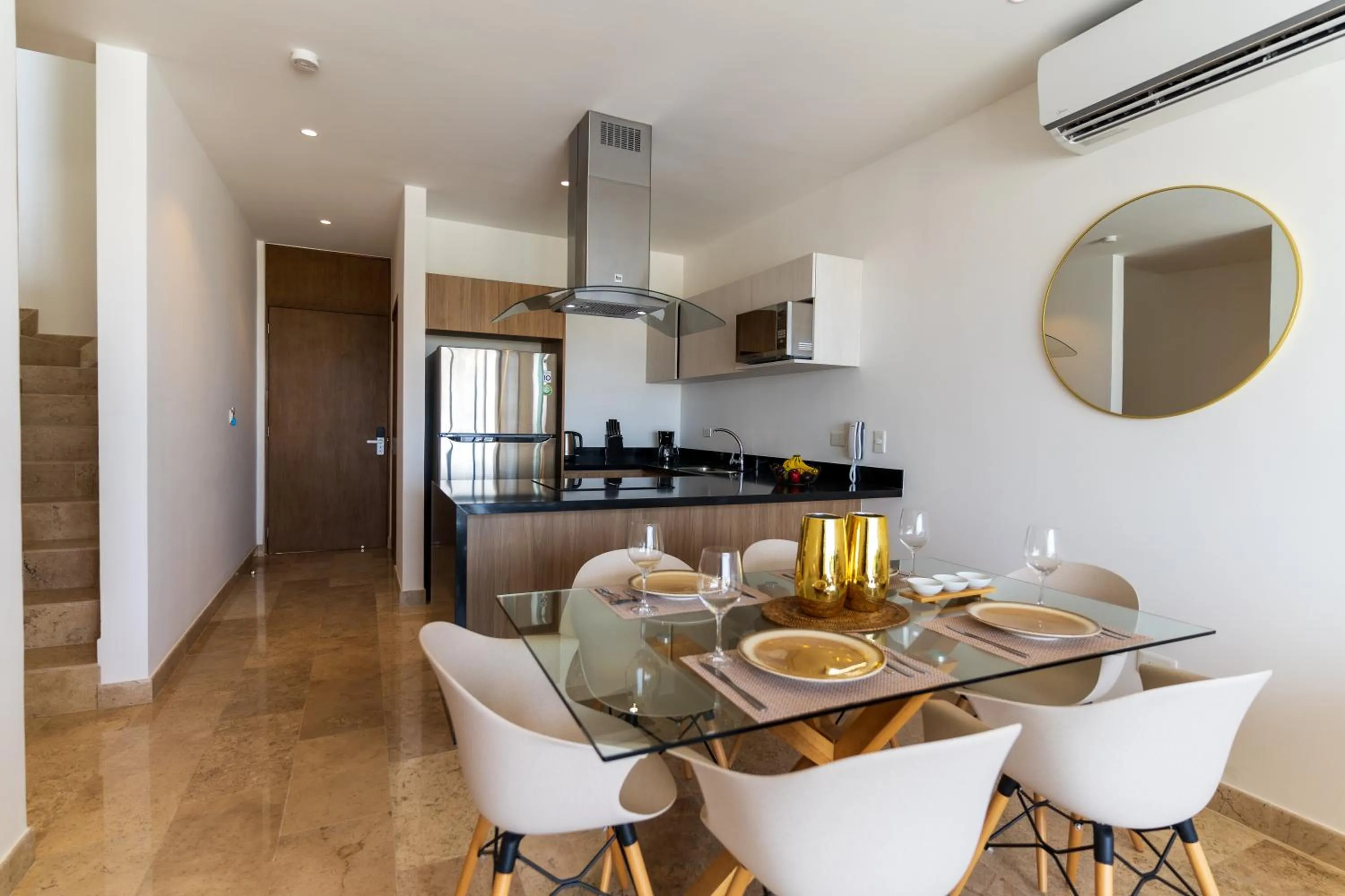 Dining area in New & Equipped Apartment Steps From The Beach With Pool Jacuzzi By Yeah