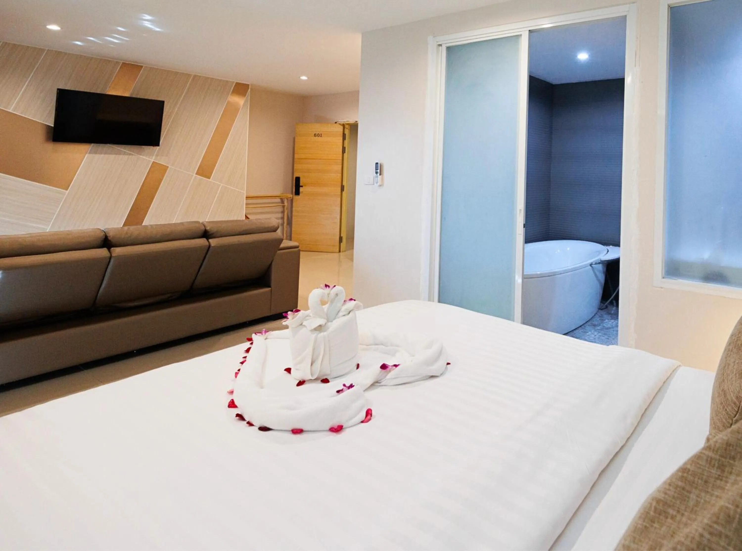 Bed in La Vista Patong Hotel