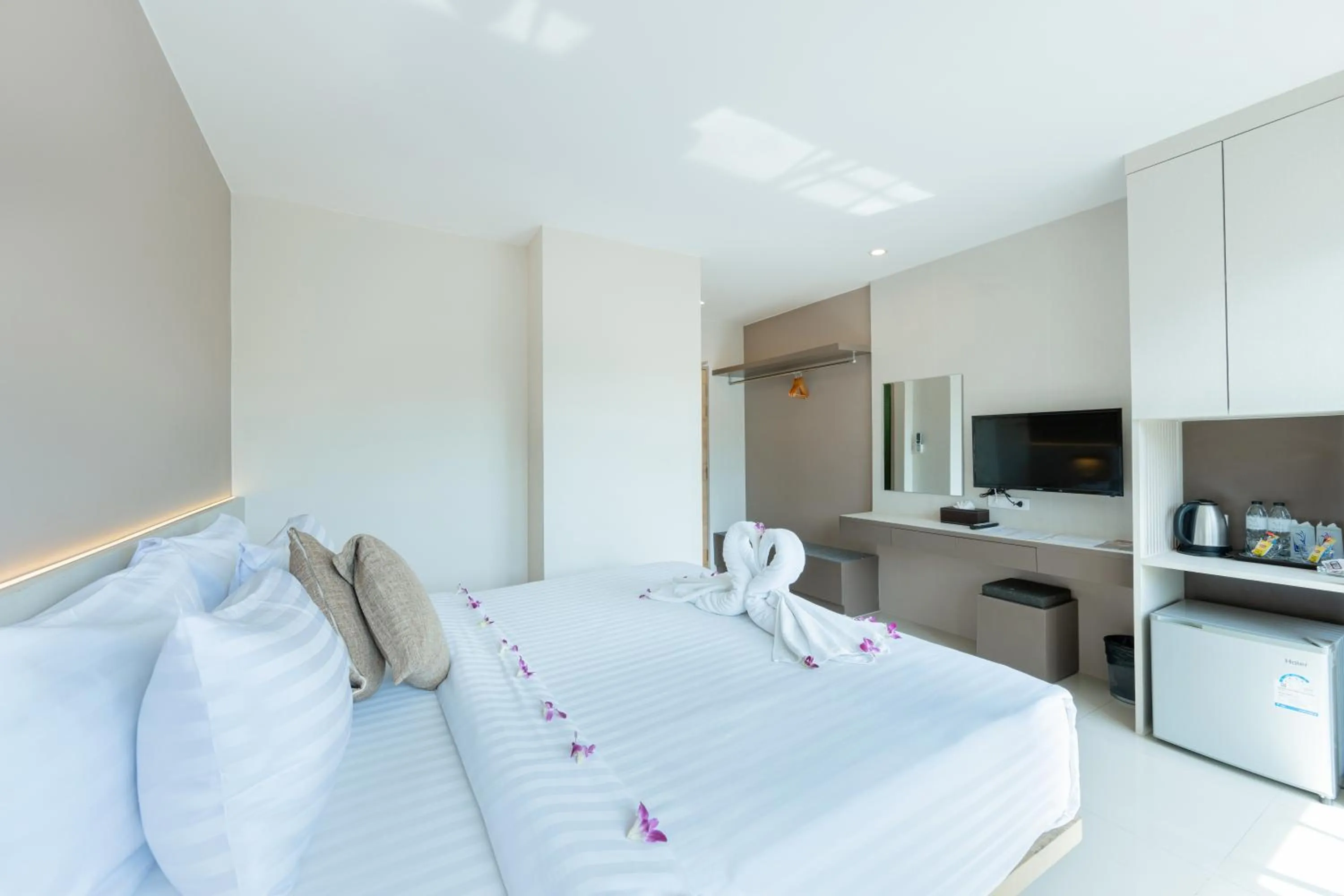 Bed in La Vista Patong Hotel