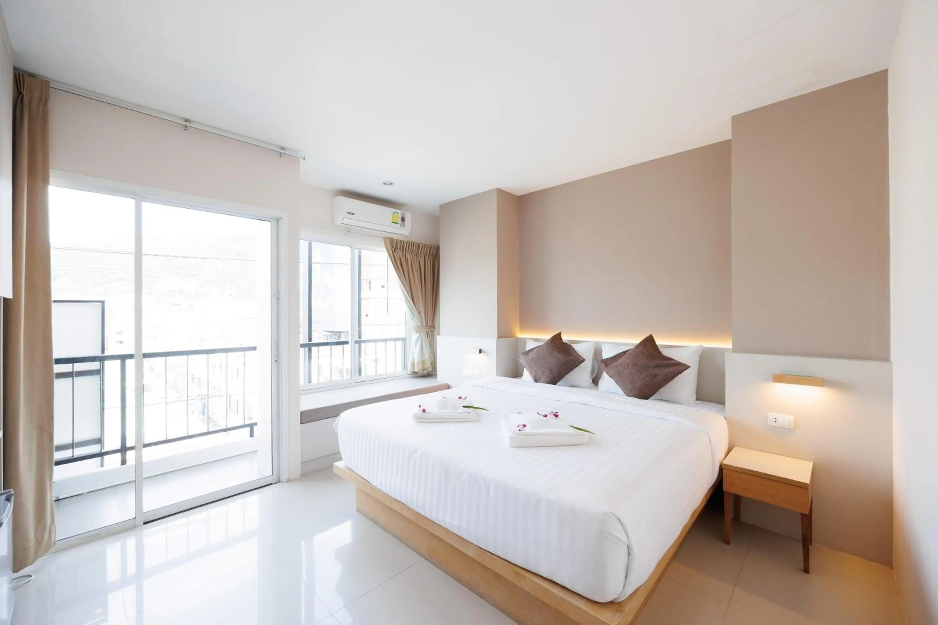 Bed in La Vista Patong Hotel