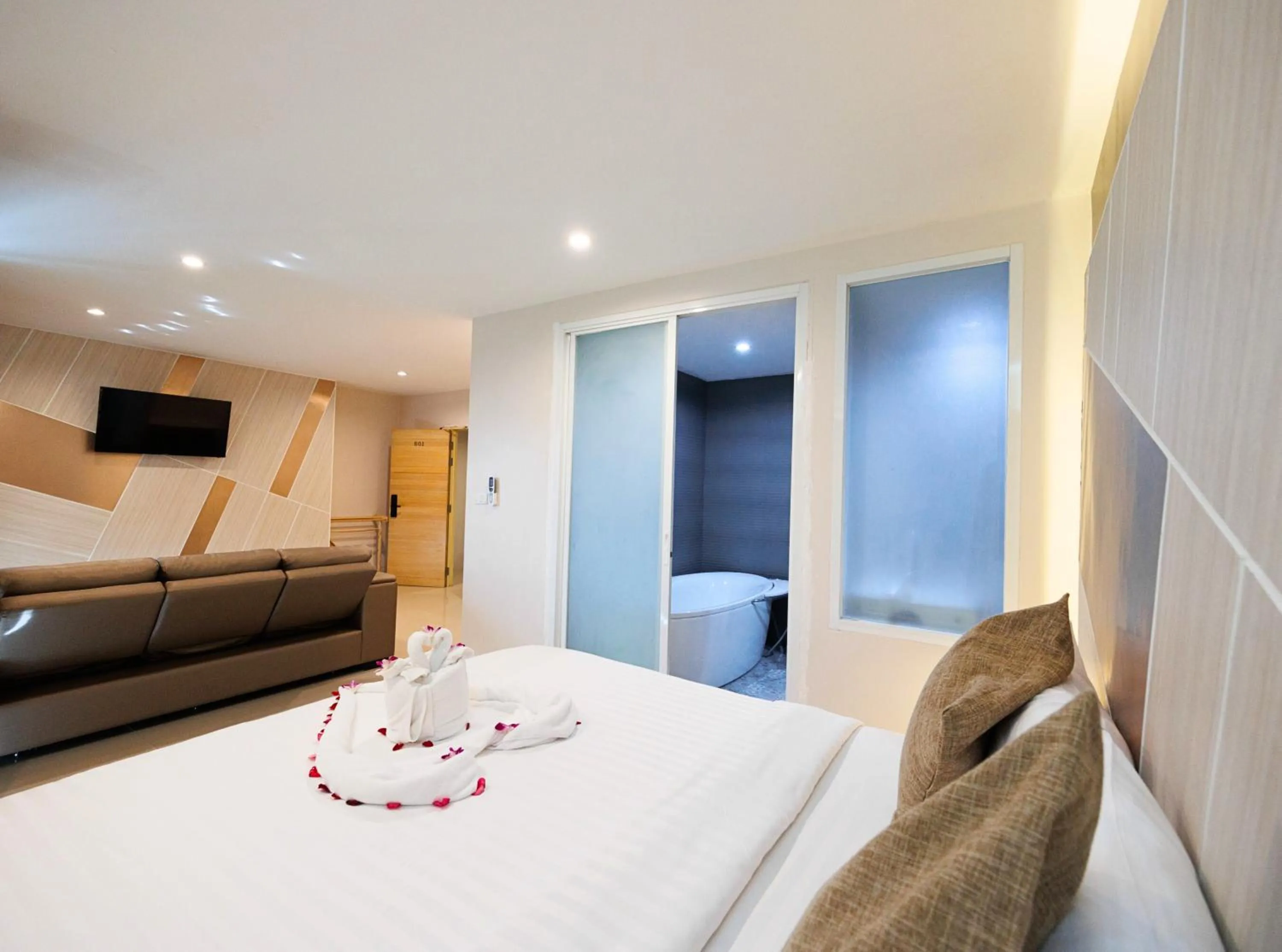 Bed in La Vista Patong Hotel