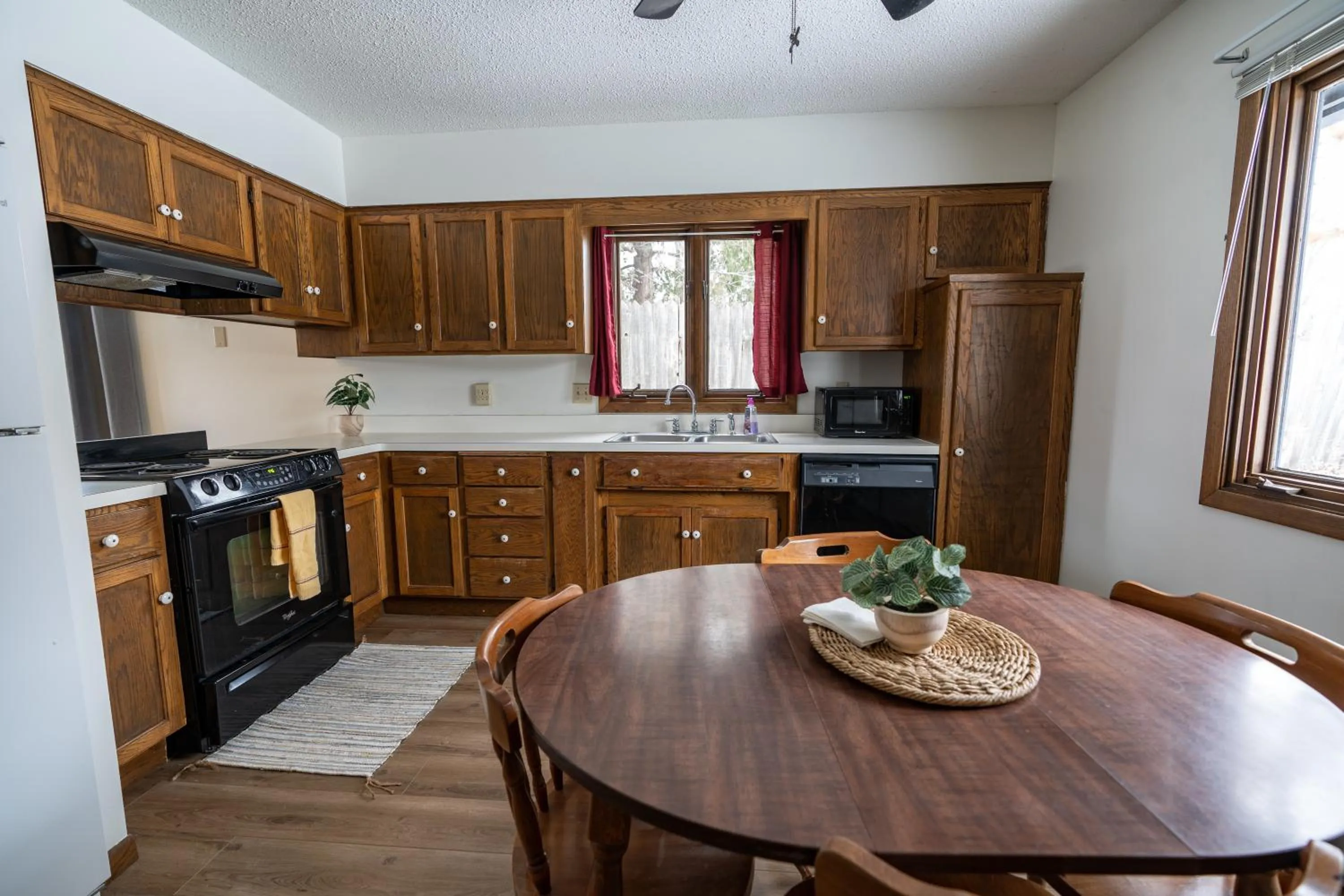 Dining area in Cuyuna Lakes Stay