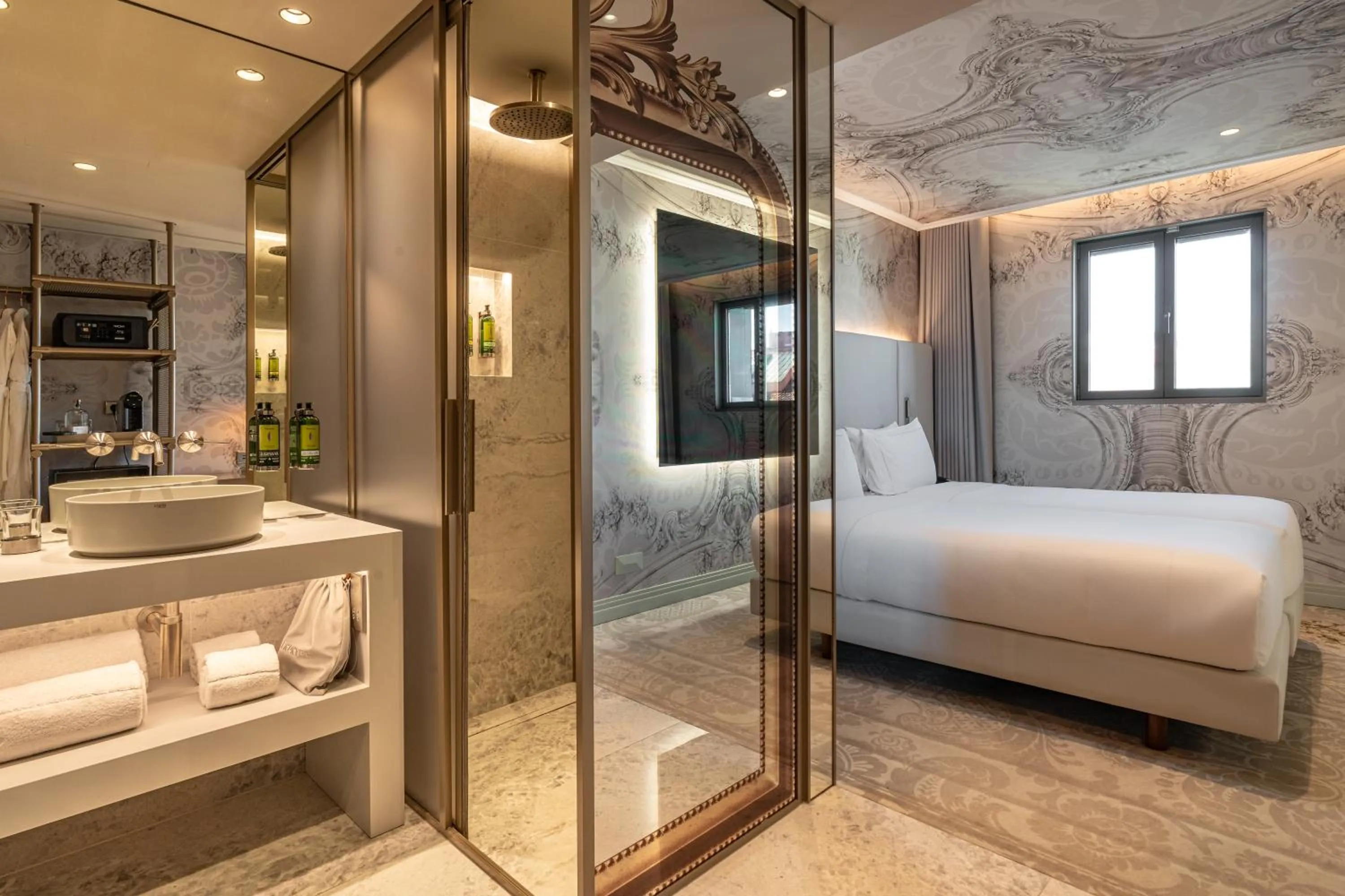 Shower, Bed in Dos Reis by The Beautique Hotels