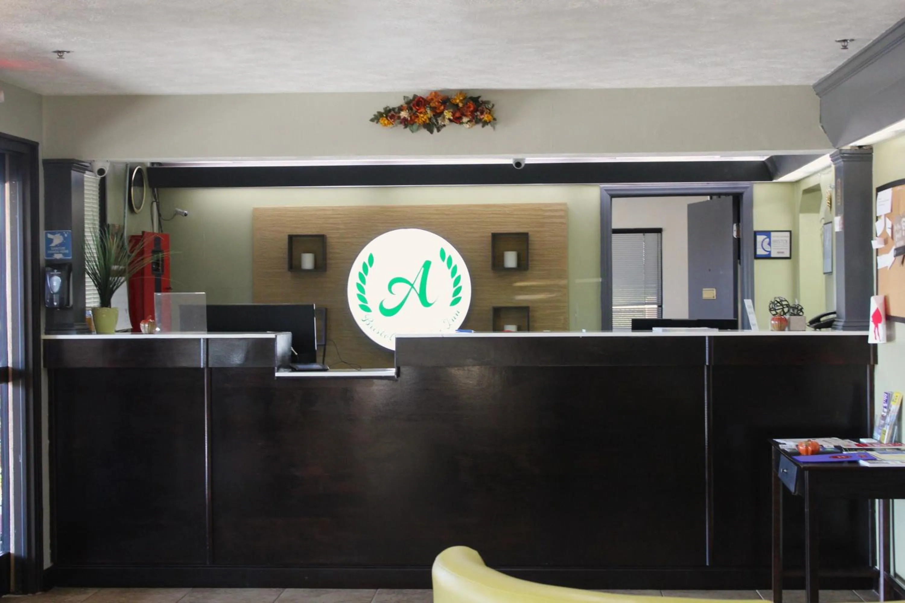 Lobby or reception in Bristol Arcadia Inn