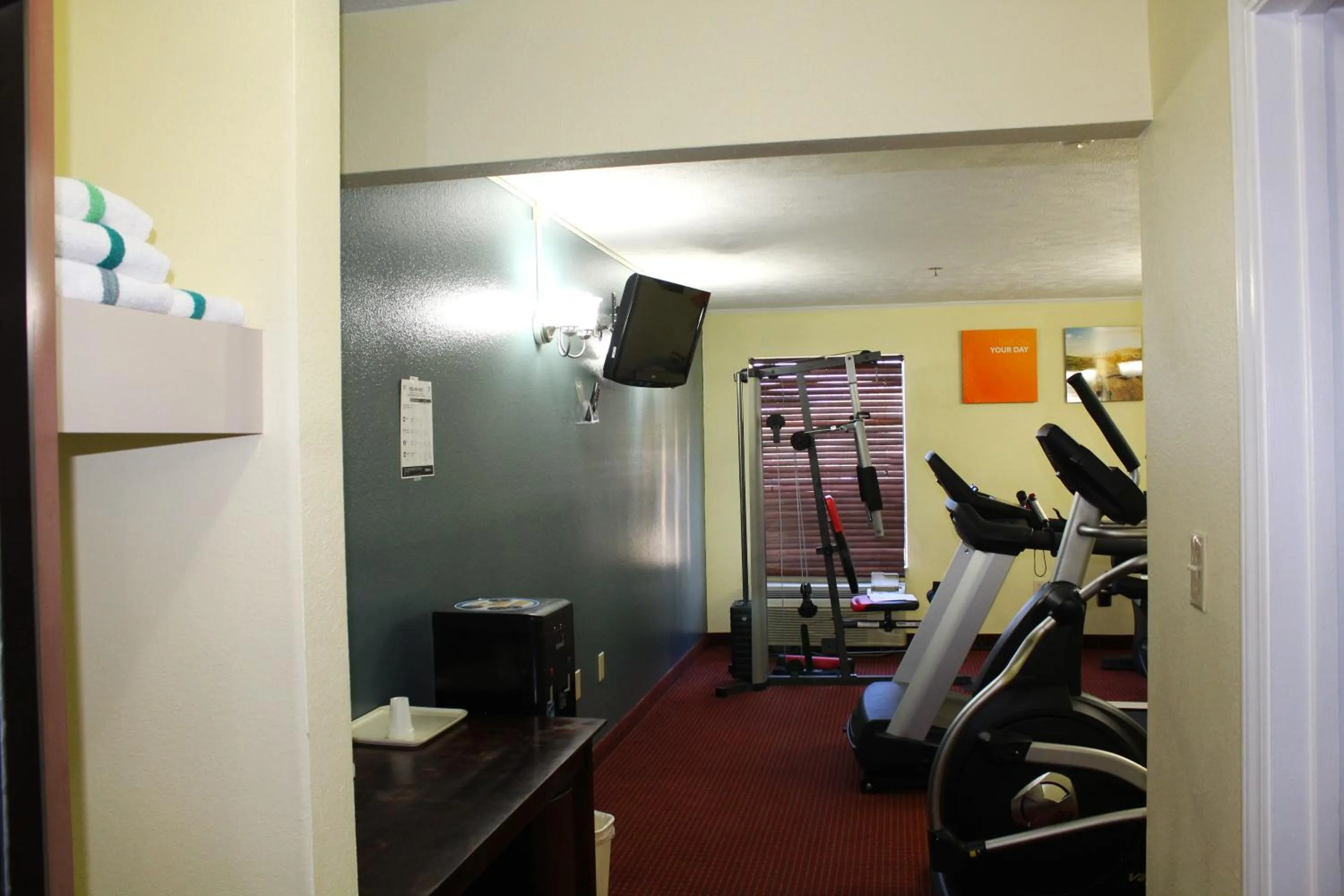Fitness centre/facilities in Bristol Arcadia Inn