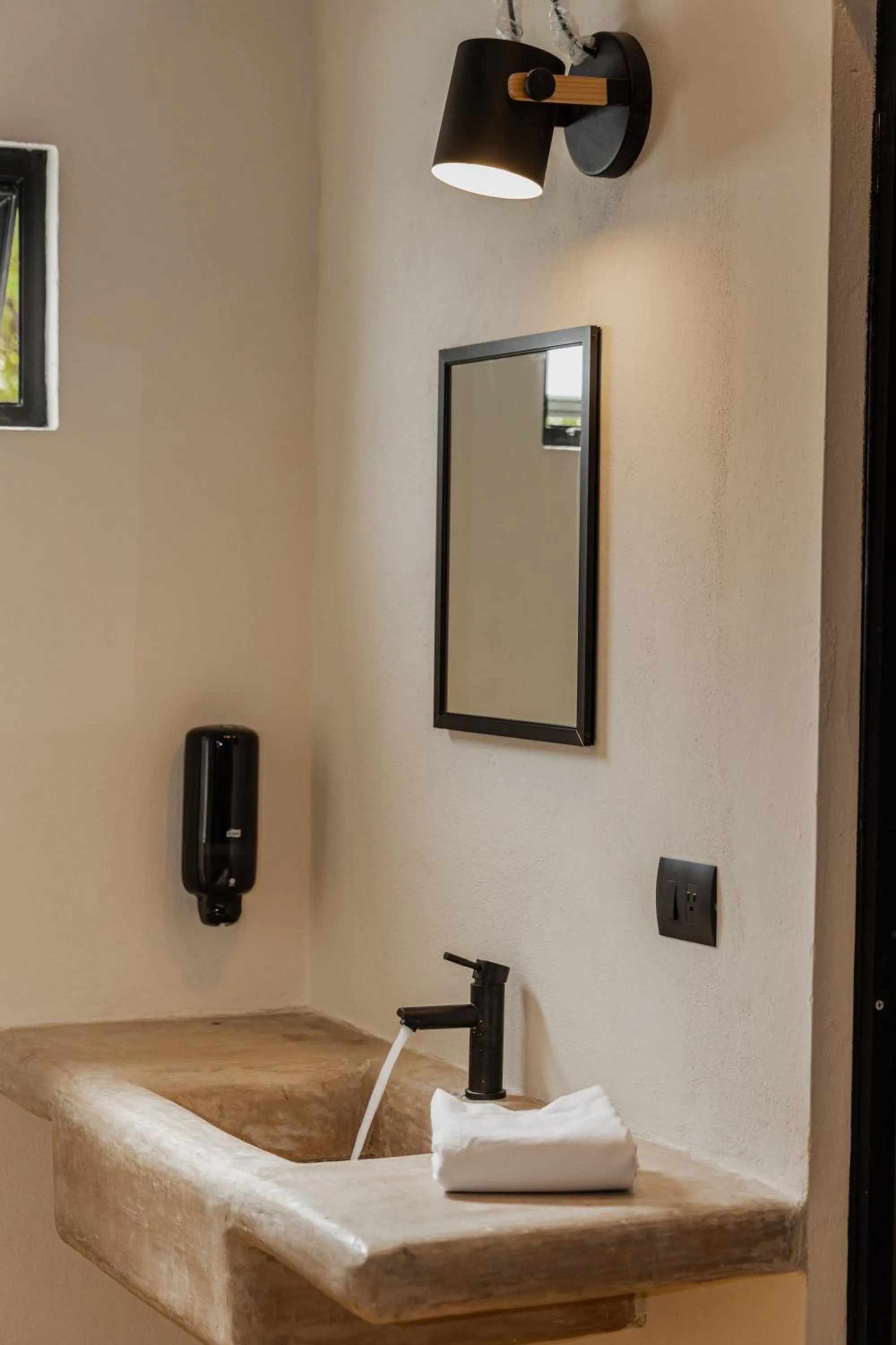 Bathroom in Caleta Hostel Rooftop & Pool