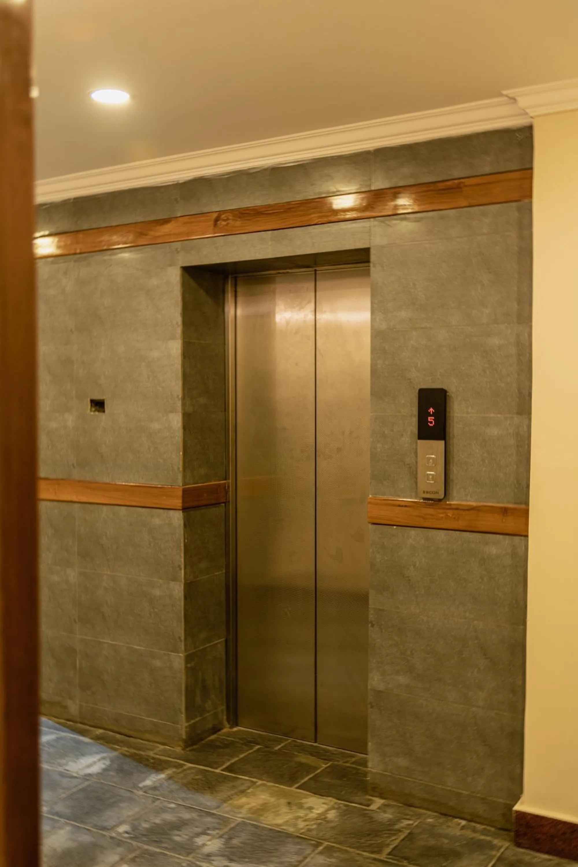 elevator in Hotel Fewa Camp