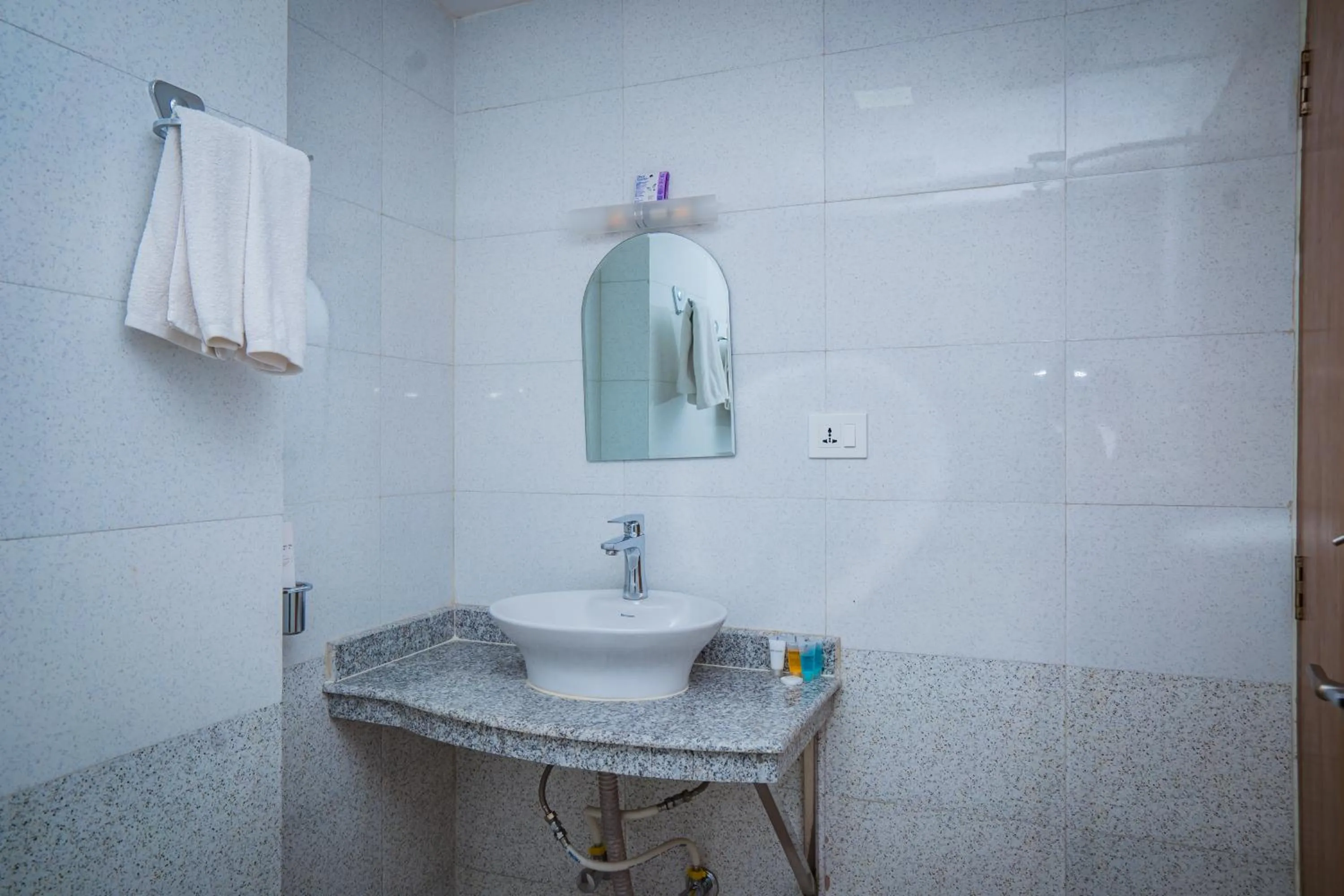 Bathroom in Hotel Fewa Camp