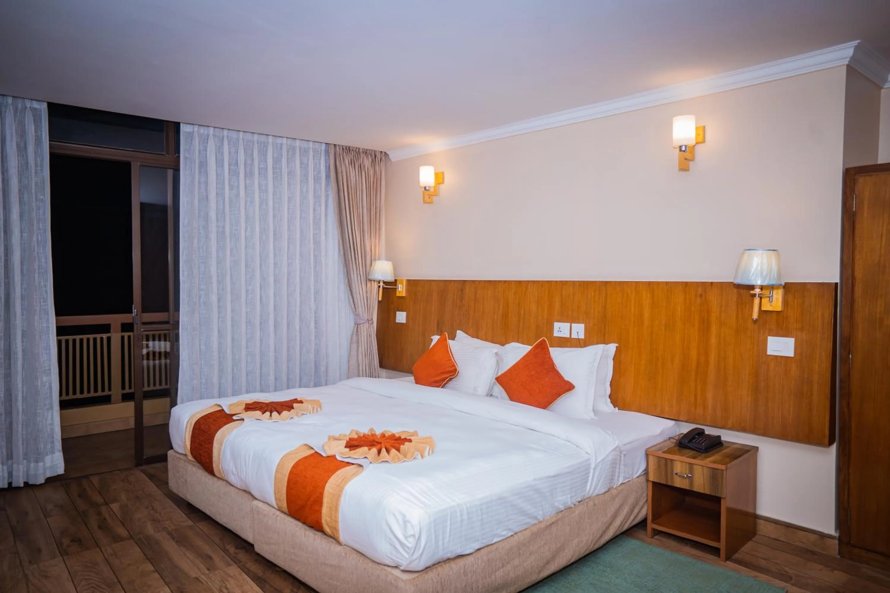 Bed in Hotel Fewa Camp