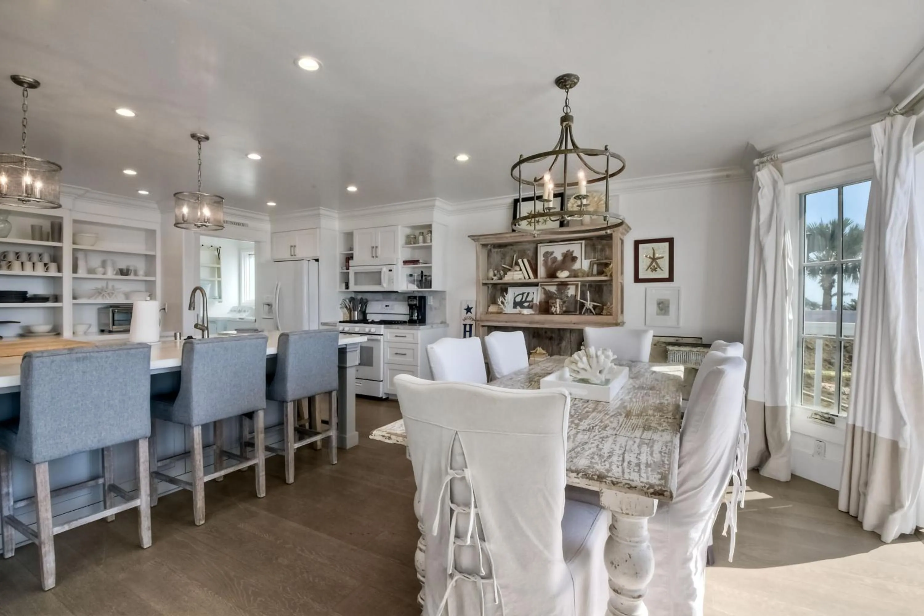 Luxury Ocean Views & Steps To The Sand - Tower 36 Lower Condo Unit