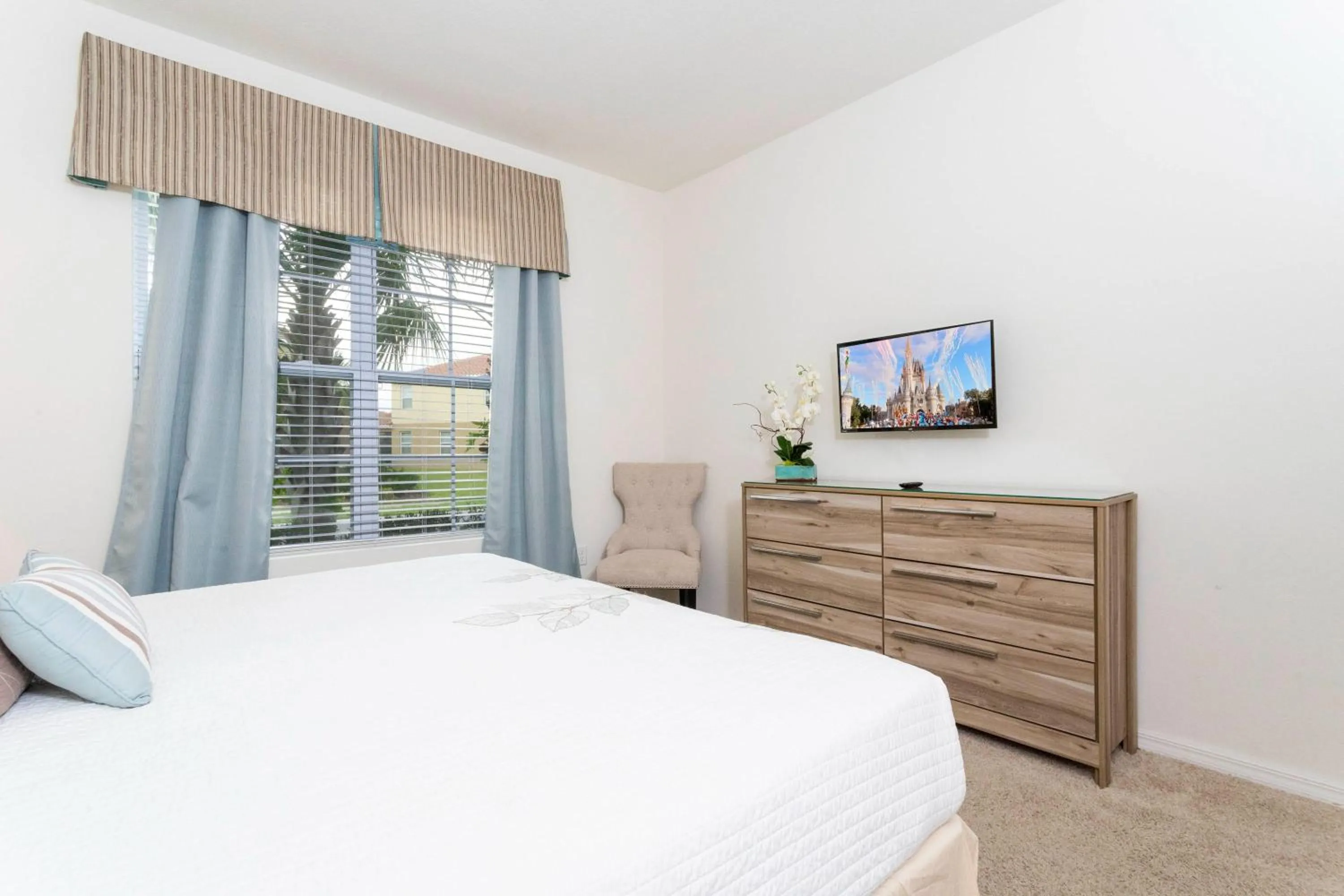 Bed in Marvelous 7 Bd w/ Pool Close to Disney @ Solterra 6086