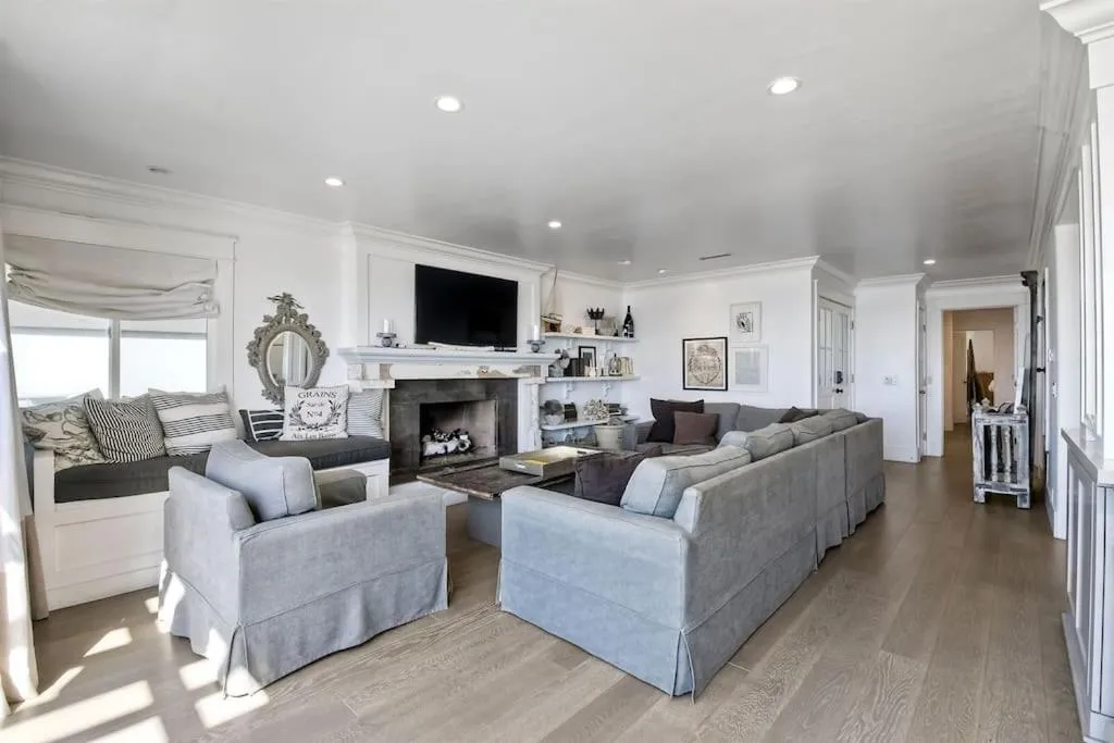 Luxury Ocean Views & Steps To The Sand - Tower 36 Upper Condo Unit