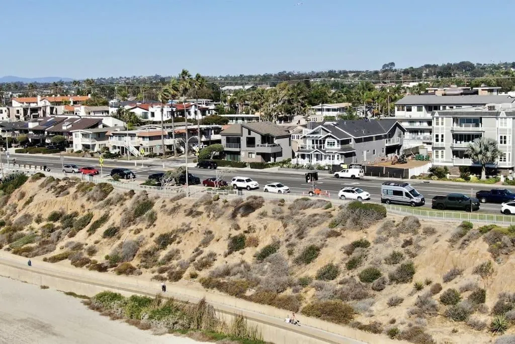 Luxury Ocean Views & Steps To The Sand - Tower 36 Upper Condo Unit
