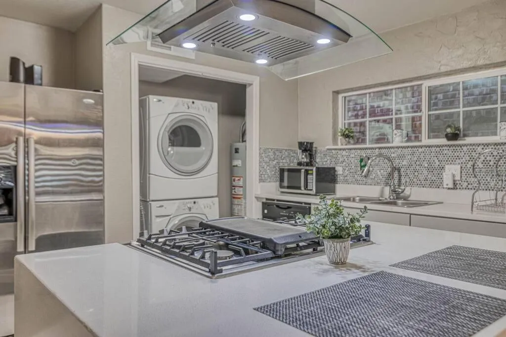 Kitchen or kitchenette in Close to All, Restfull, Cozy Duplex B in Downtown, UTEP, Hospitals