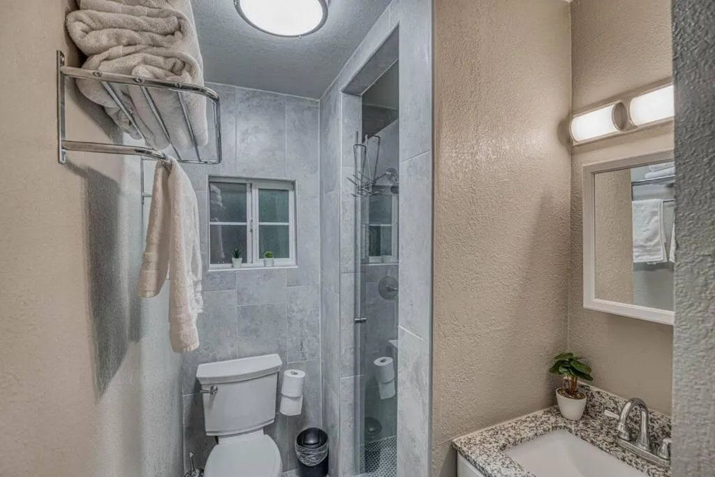 Shower in Close to All, Restfull, Cozy Duplex B in Downtown, UTEP, Hospitals