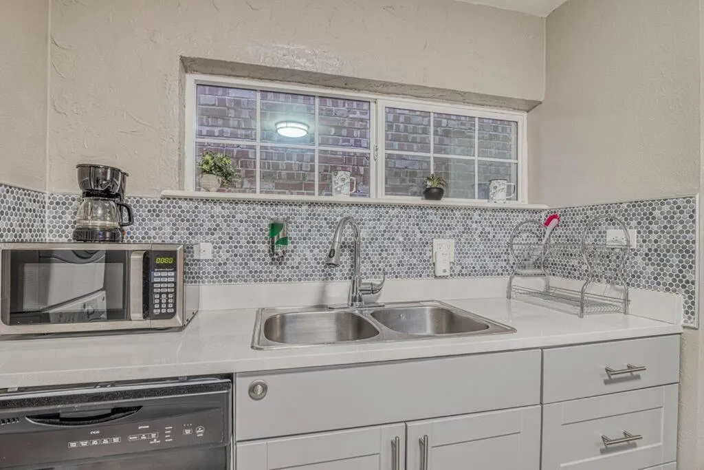 Kitchen or kitchenette in Close to All, Restfull, Cozy Duplex B in Downtown, UTEP, Hospitals