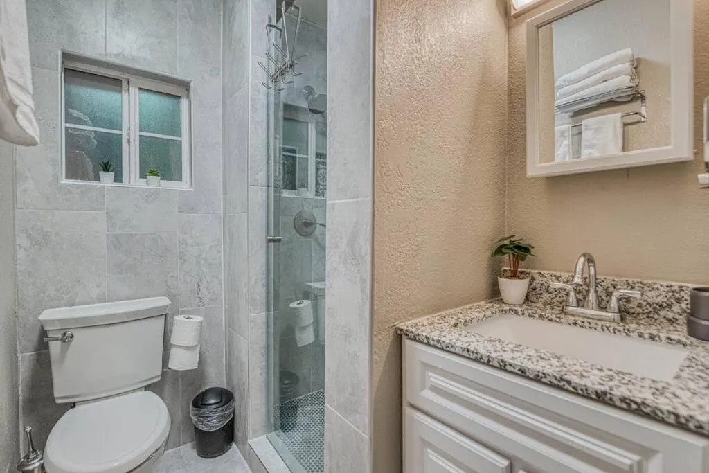 Shower in Close to All, Restfull, Cozy Duplex B in Downtown, UTEP, Hospitals