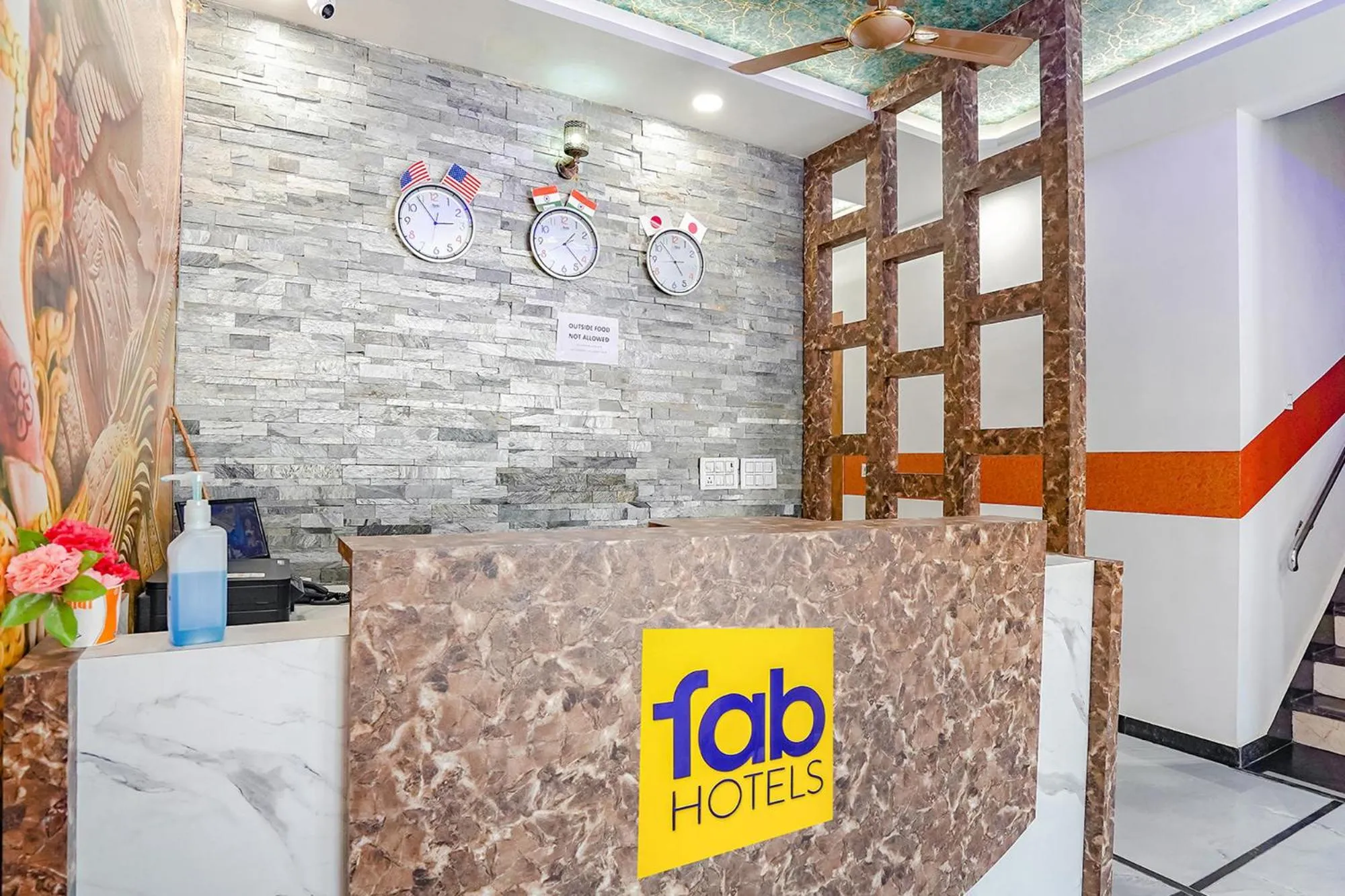 Lobby or reception in FabHotel Sirtaj Suits