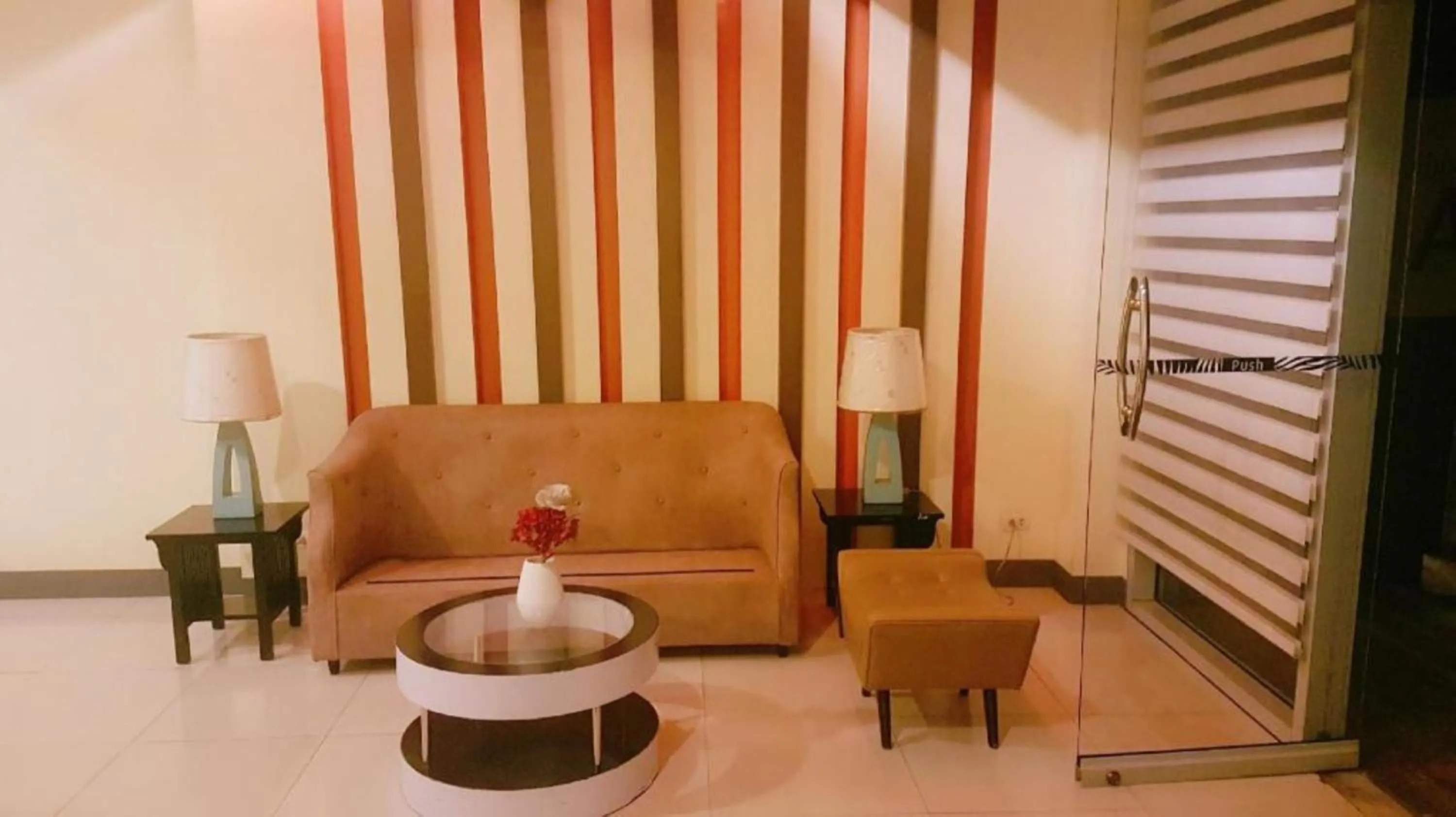 Lobby or reception in Del's Condotel across NAIA Terminal 3