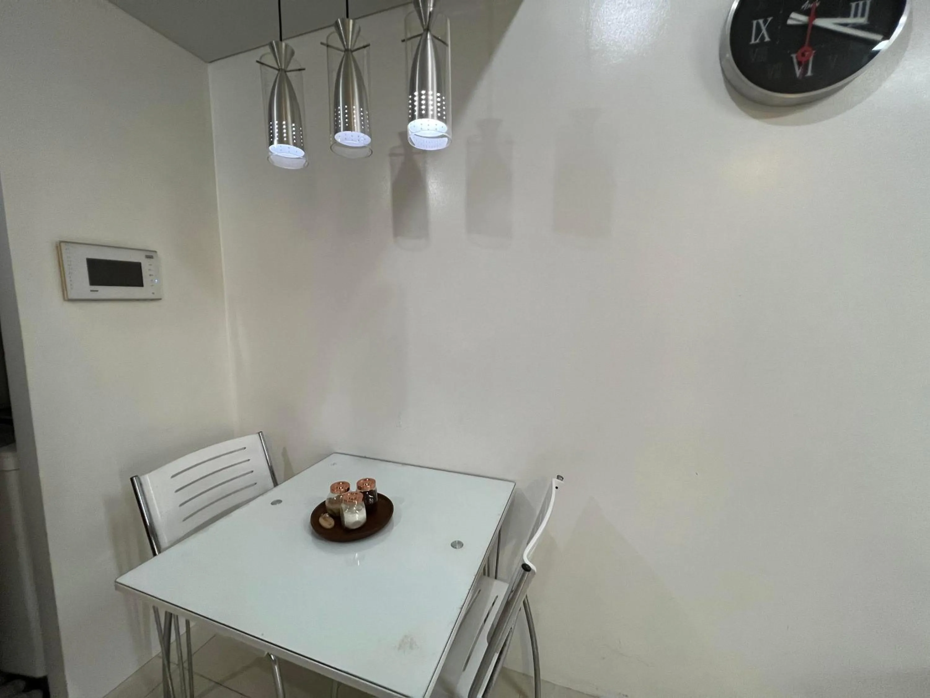 Dining area in Del's Condotel across NAIA Terminal 3