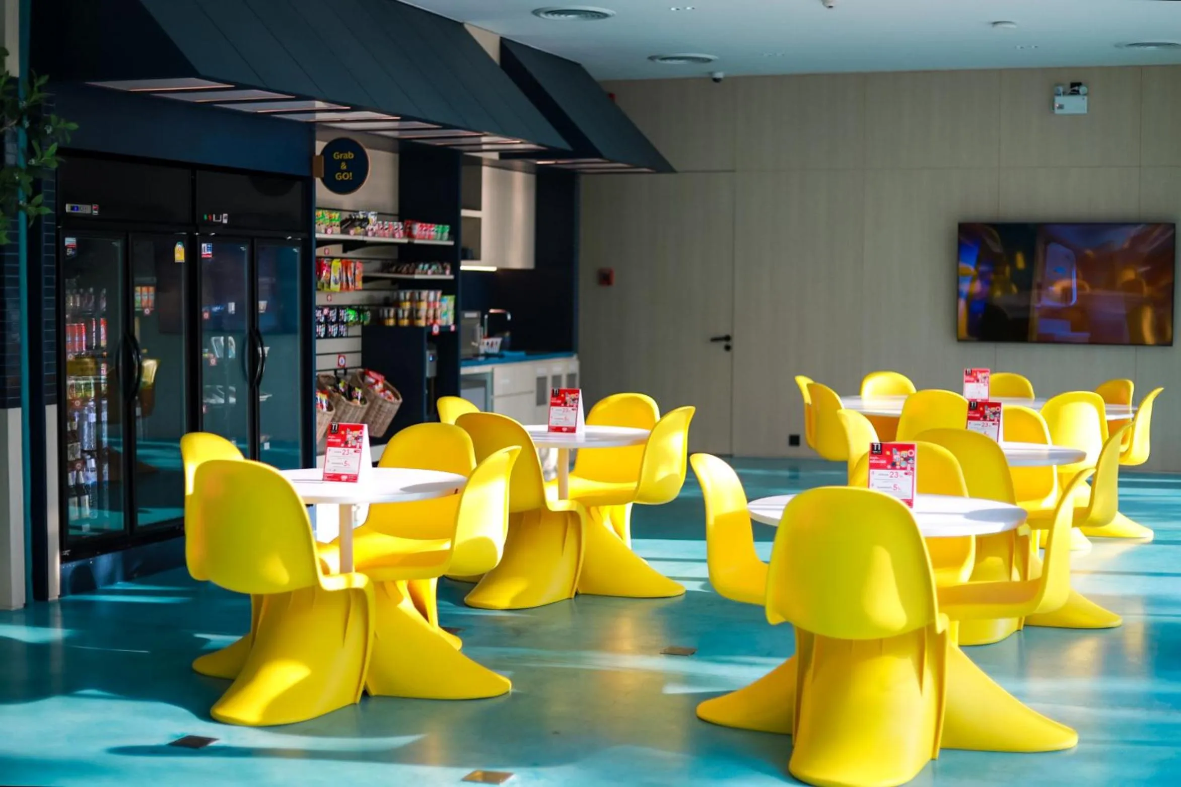 GO Hotel Bowin at Robinson Lifestyle Bowin