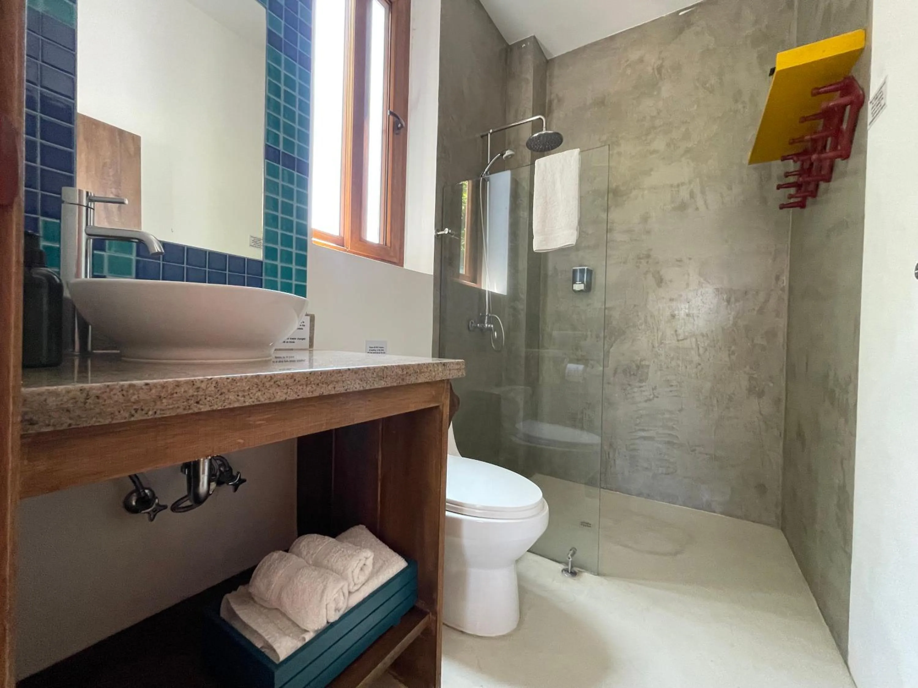 Shower in Mi Playa Galapagos Beachfront Apartments