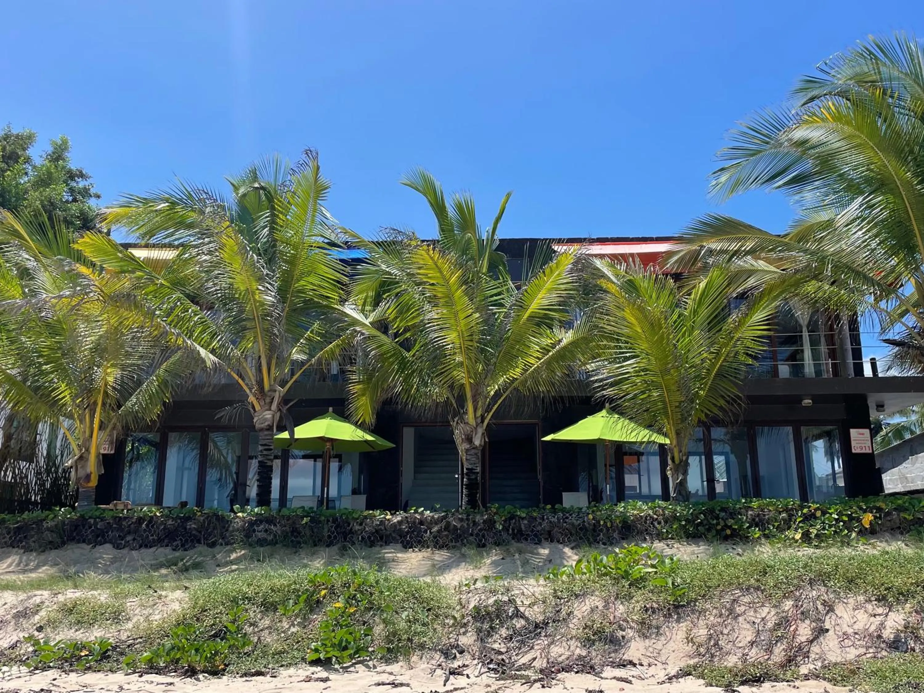 Property building in Mi Playa Galapagos Beachfront Apartments
