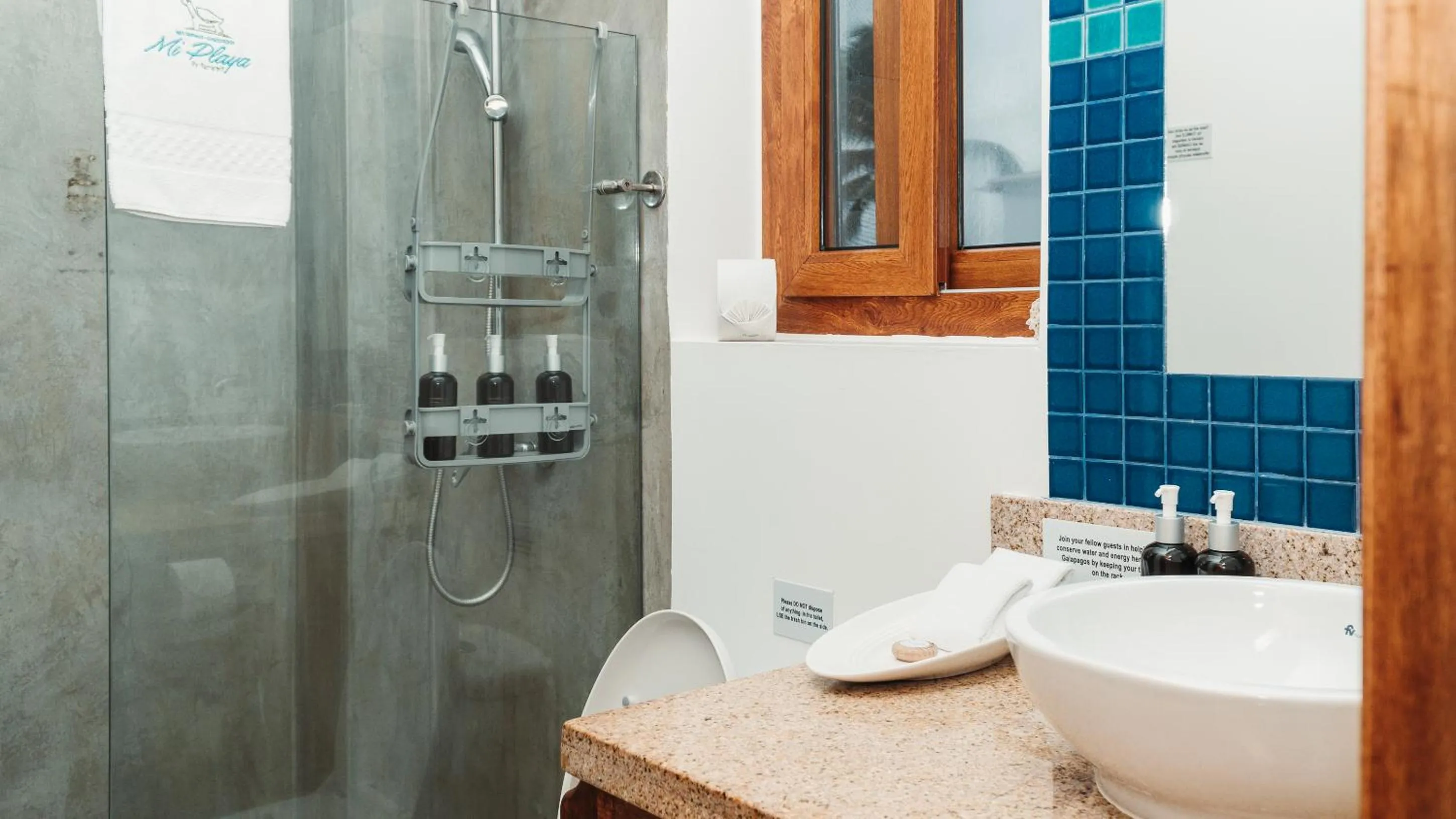 Shower in Mi Playa Galapagos Beachfront Apartments