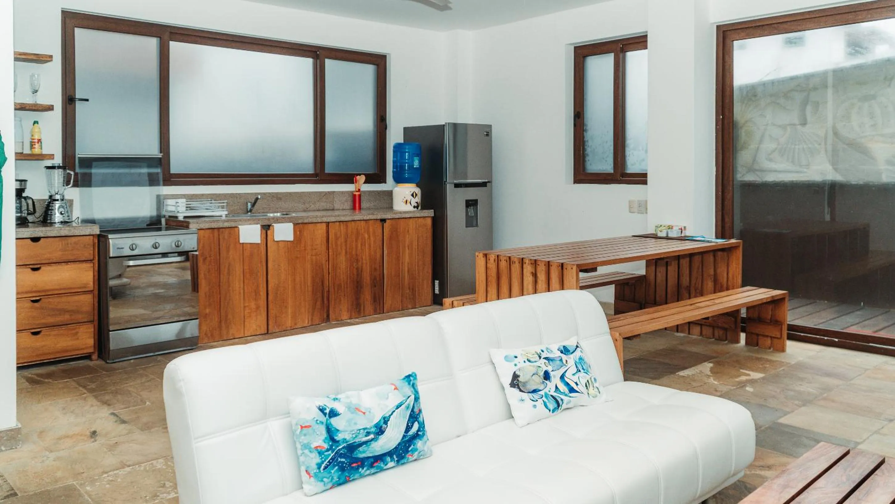 Kitchen or kitchenette in Mi Playa Galapagos Beachfront Apartments