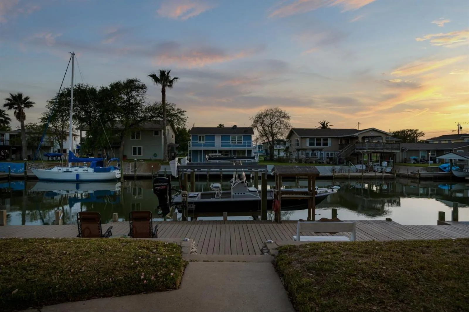 Property building in Catch & Play on Estes Bay