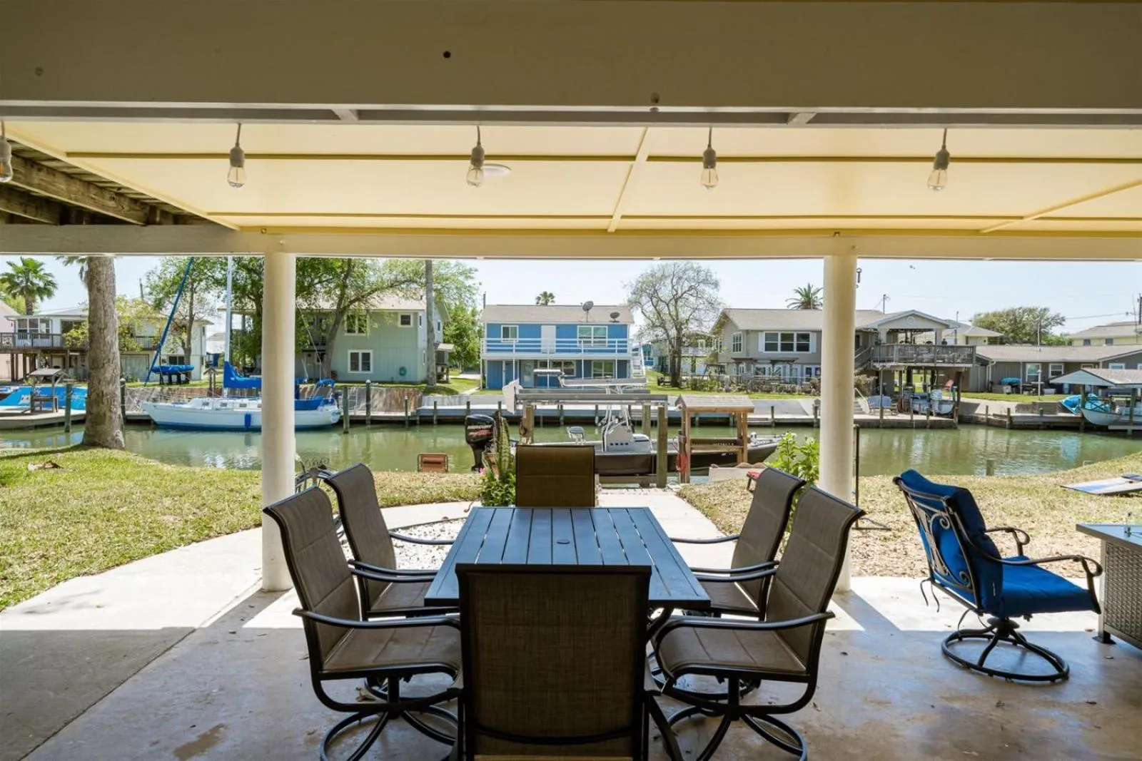 Property building in Catch & Play on Estes Bay