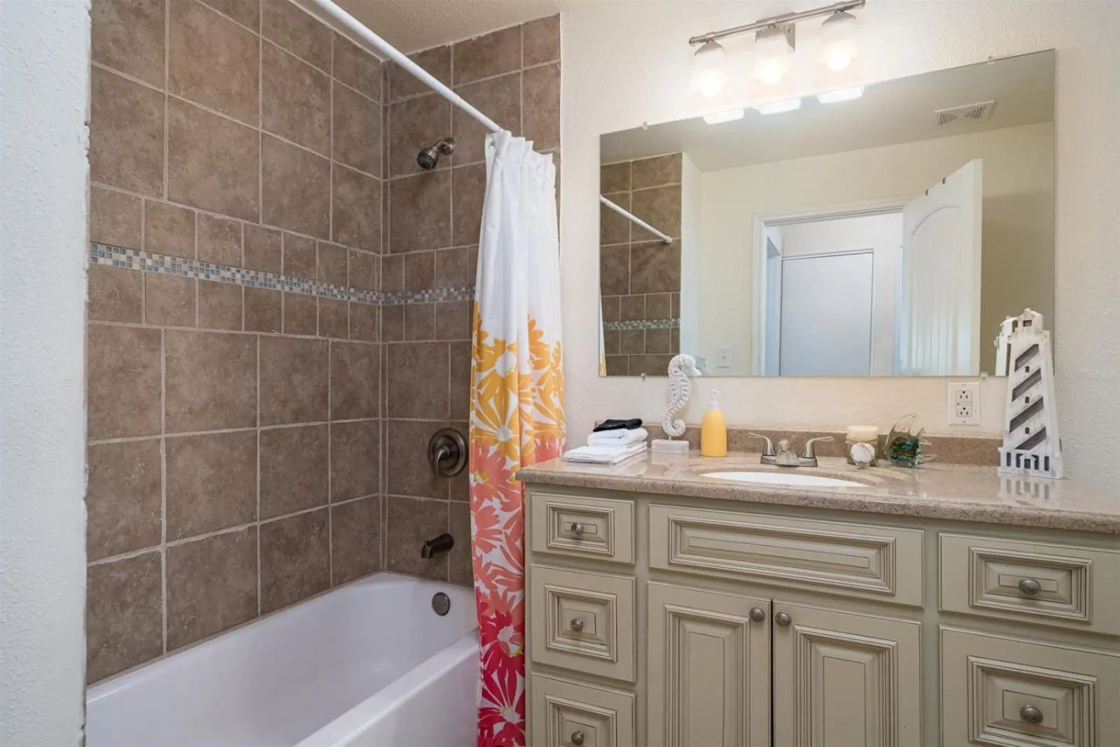 Property building in Catch & Play on Estes Bay