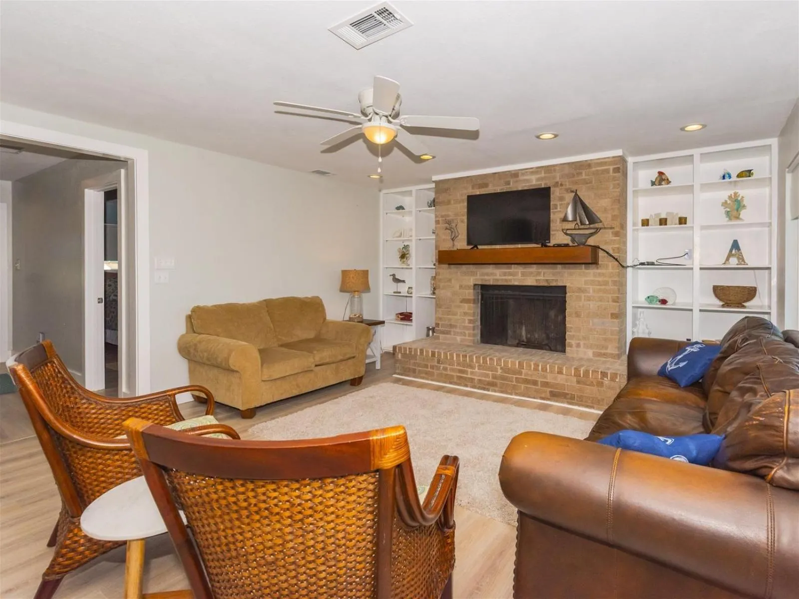 Property building in Fisherman Luv