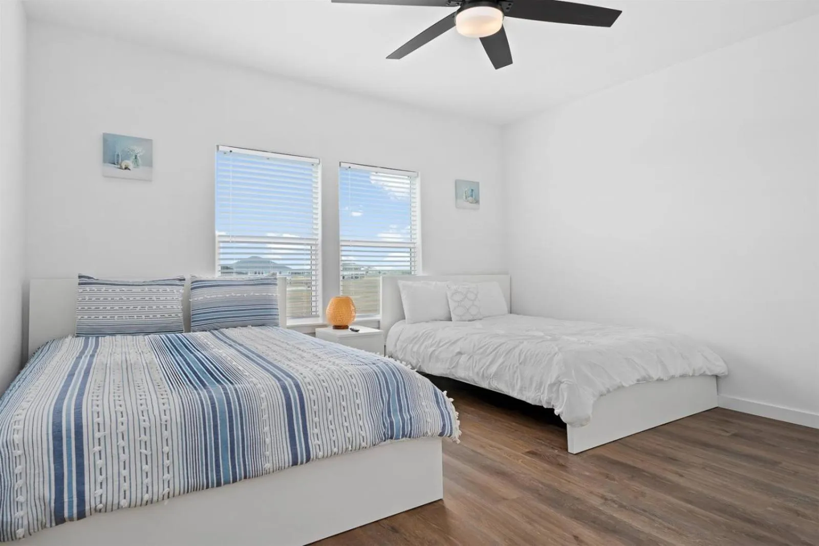 Property building, Bed in Lucky13